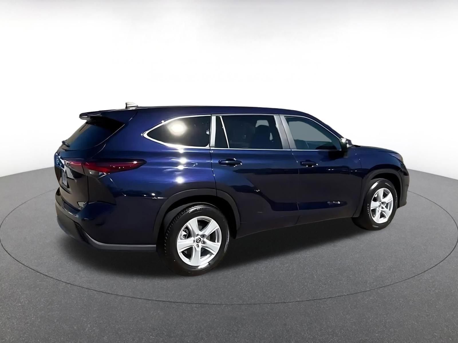 Thumbnail: 2025 Toyota Highlander - 14