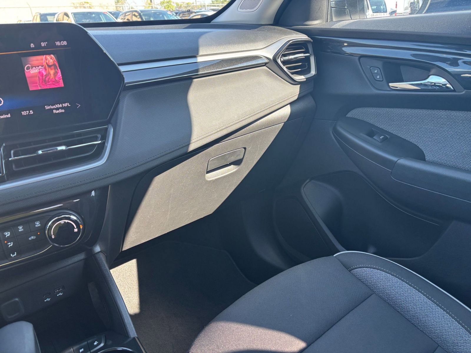 Thumbnail: 2025 Chevrolet TrailBlazer - 33