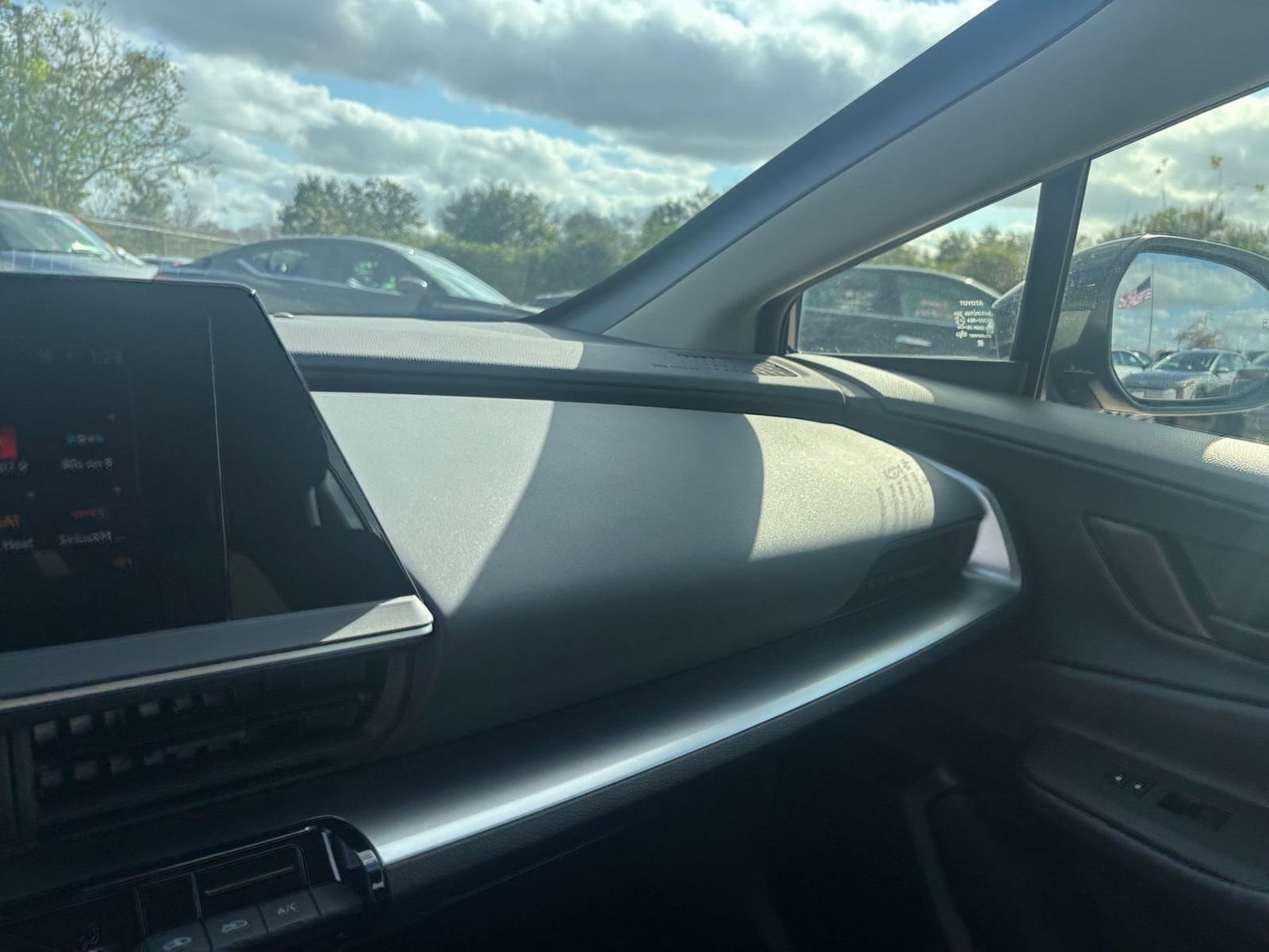 Thumbnail: 2025 Toyota Prius - 33