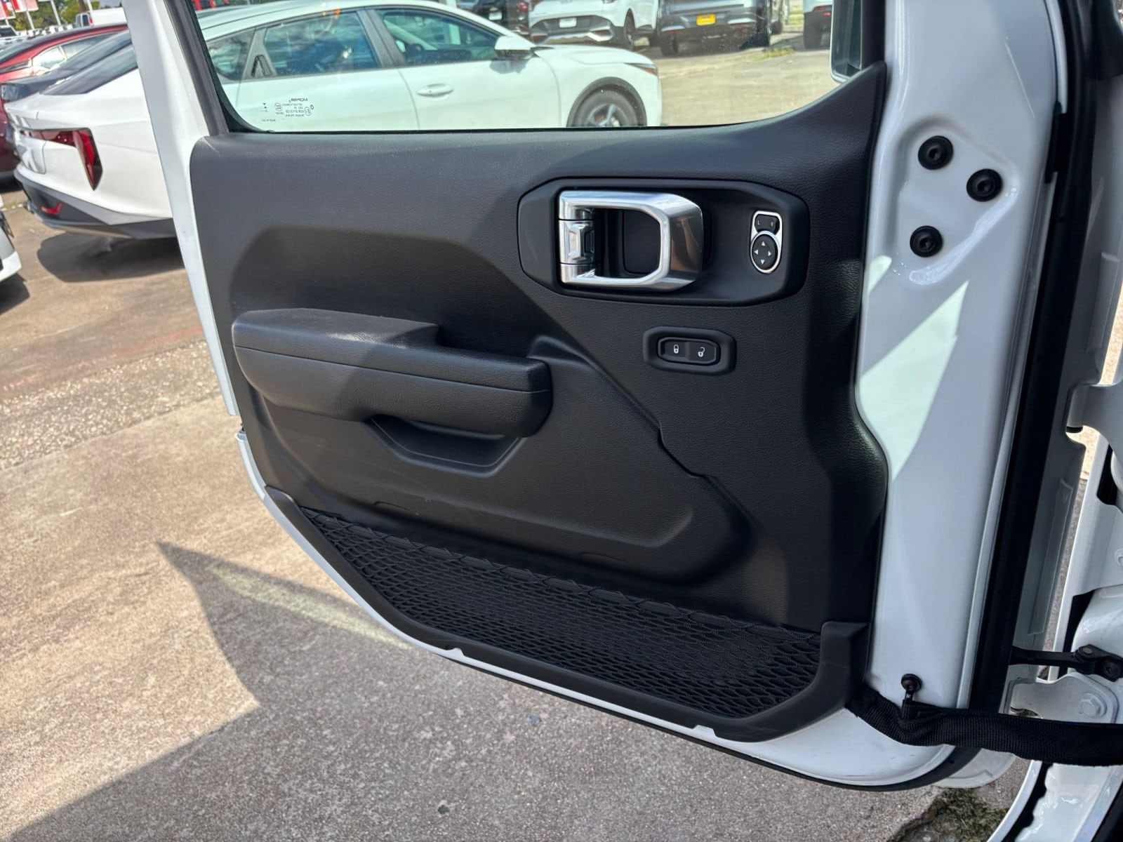 Thumbnail: 2025 Jeep Wrangler - 18