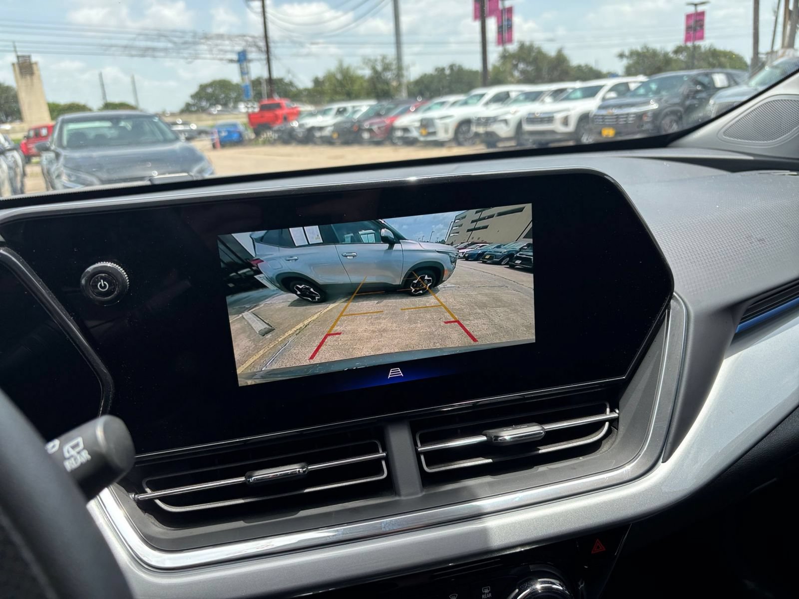 Thumbnail: 2025 Chevrolet Trax - 18