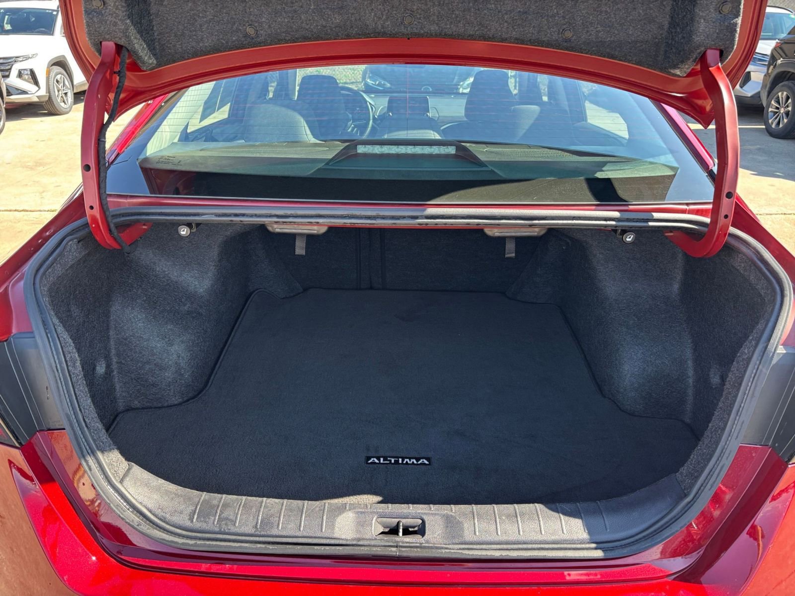 Thumbnail: 2025 Nissan Altima - 31