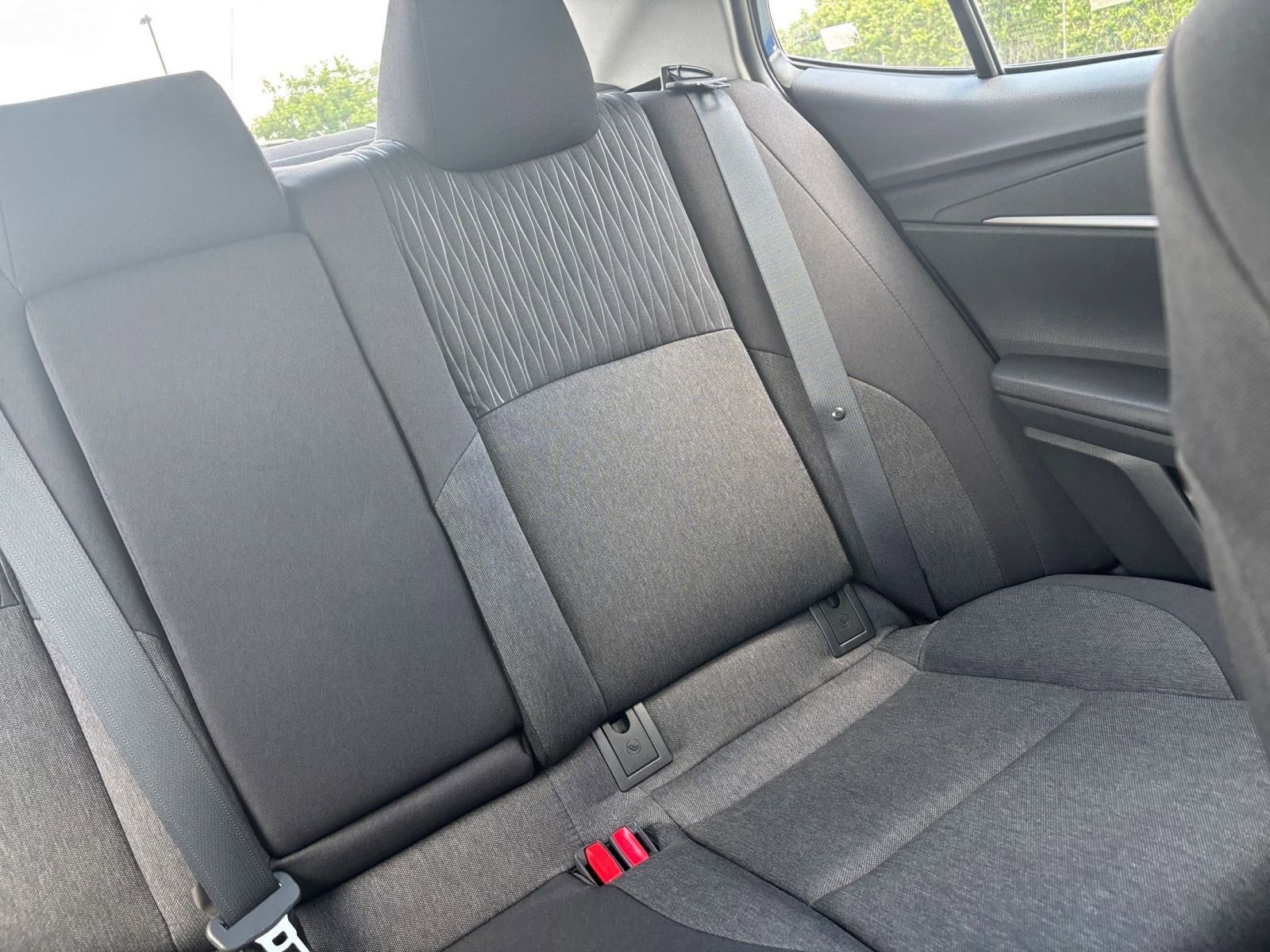 2025 Toyota Camry LE 31