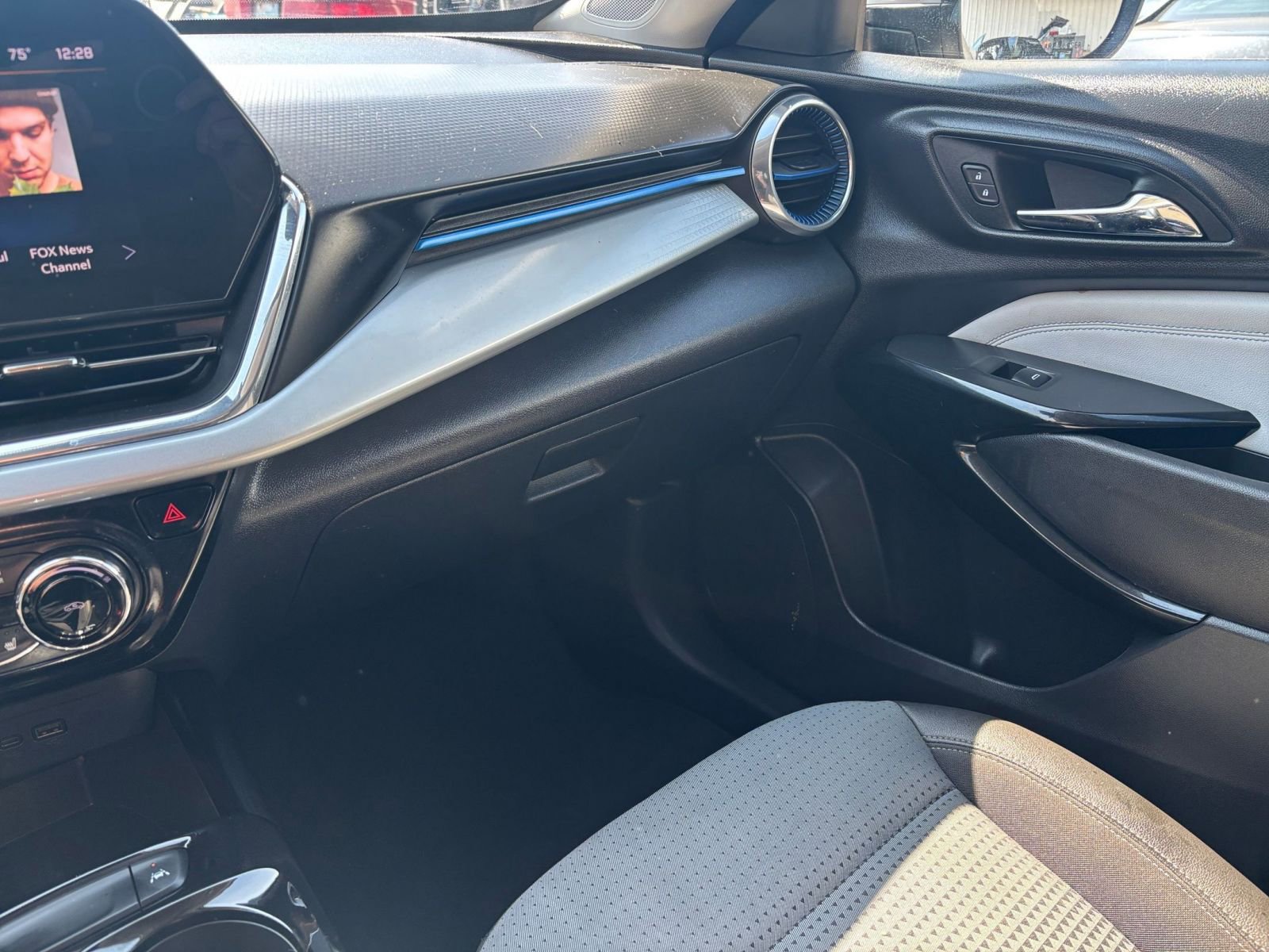 Thumbnail: 2025 Chevrolet Trax - 34