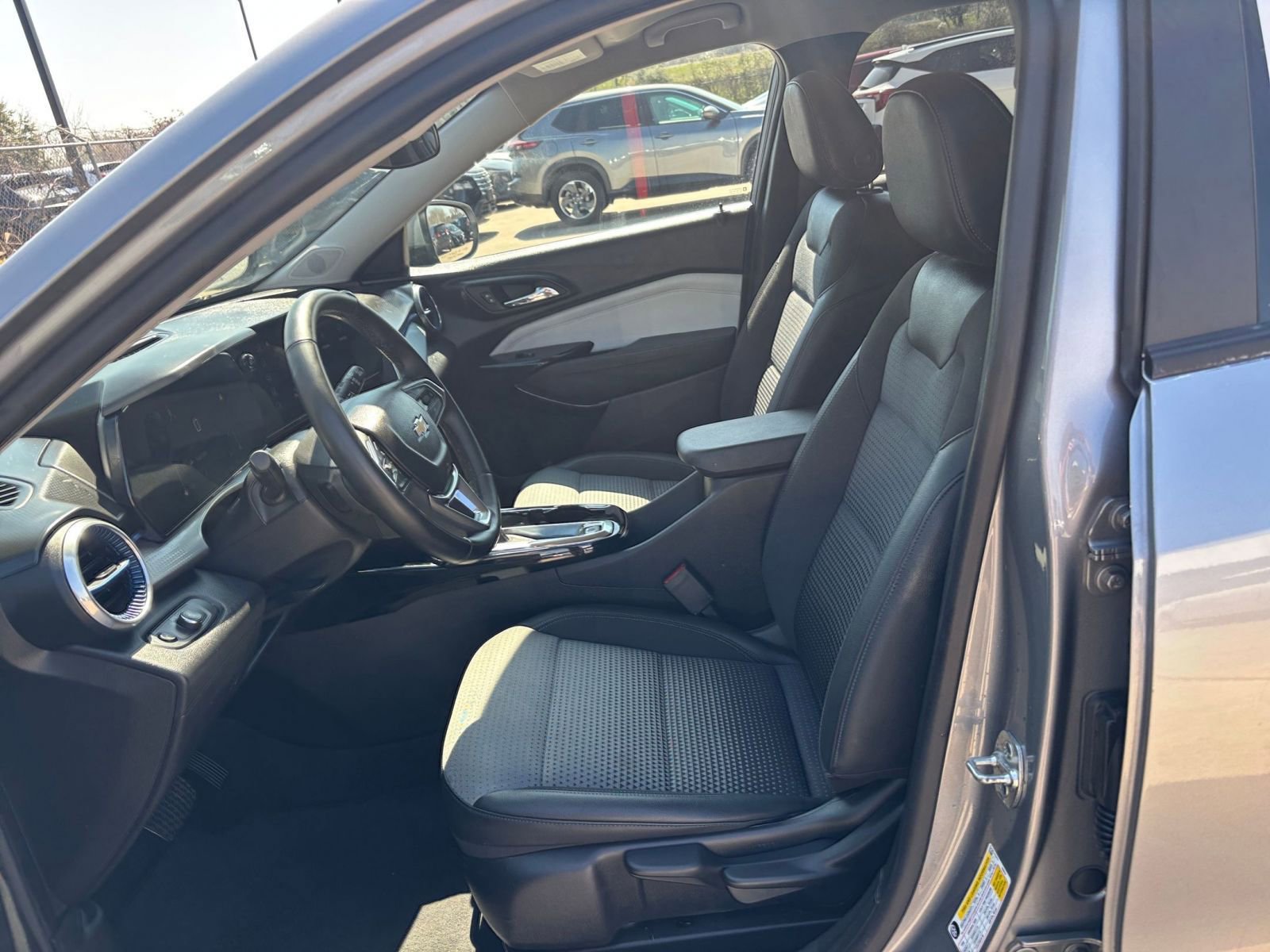 Thumbnail: 2025 Chevrolet Trax - 25