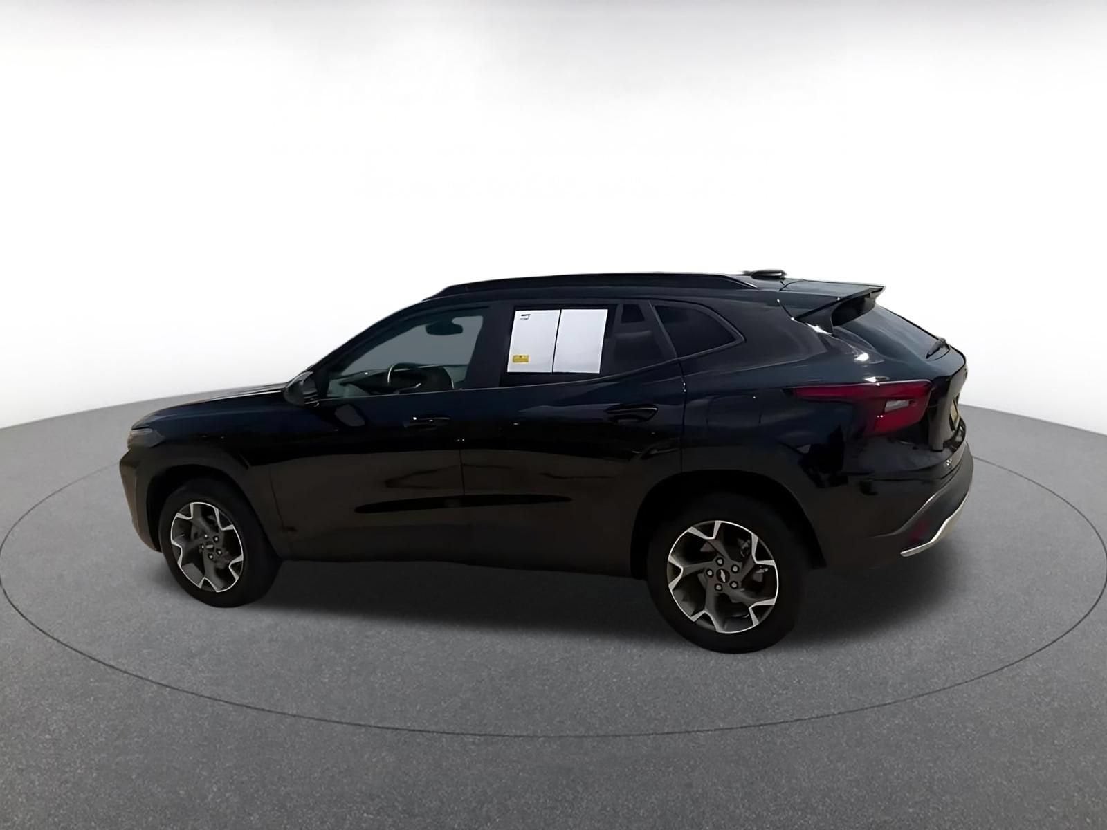 Thumbnail: 2025 Chevrolet Trax - 10