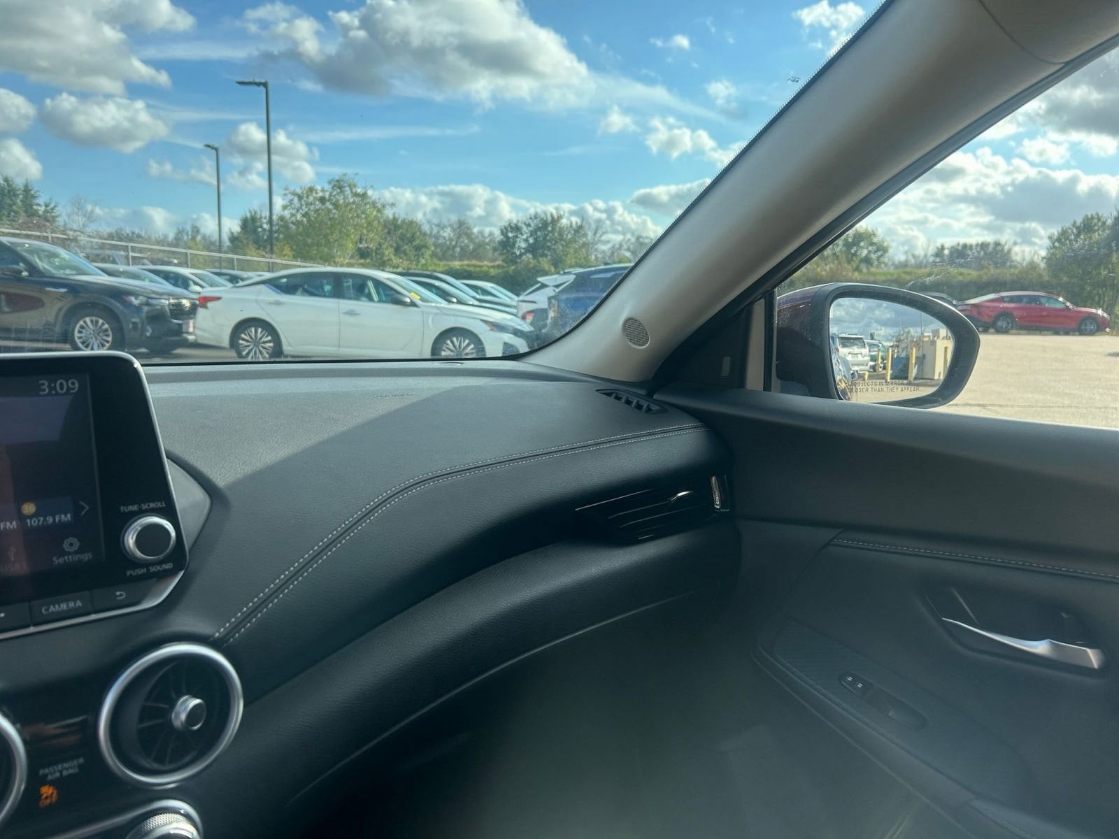 Thumbnail: 2025 Nissan Sentra - 33