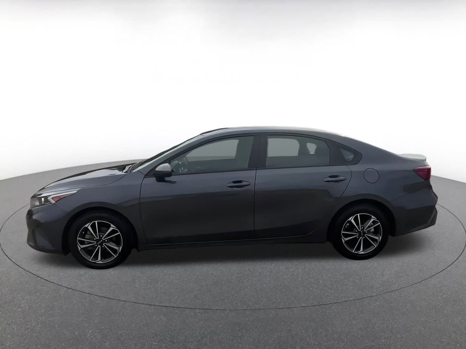 Thumbnail: 2023 Kia Forte - 10