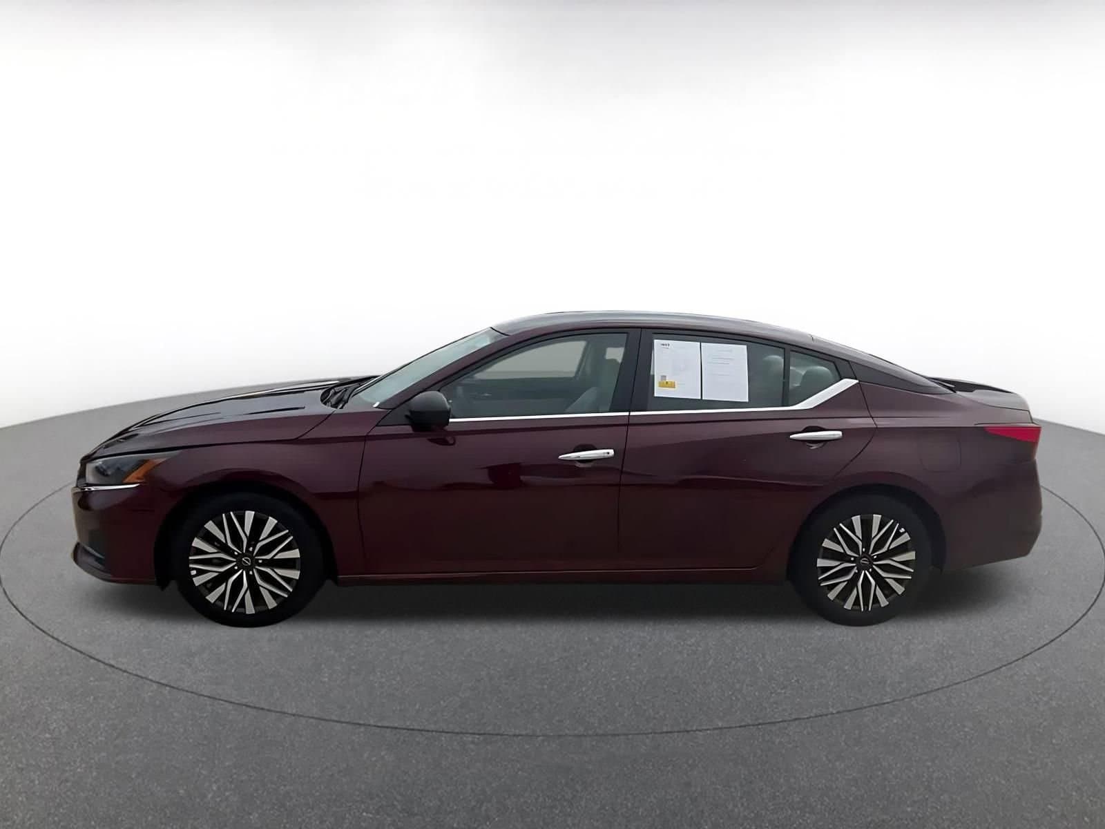 Thumbnail: 2025 Nissan Altima - 9