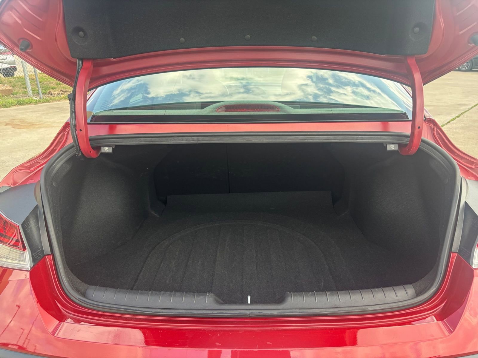 Thumbnail: 2025 Hyundai Elantra - 32