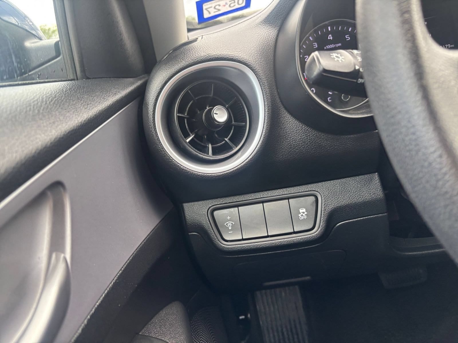 Thumbnail: 2024 Kia Forte - 32
