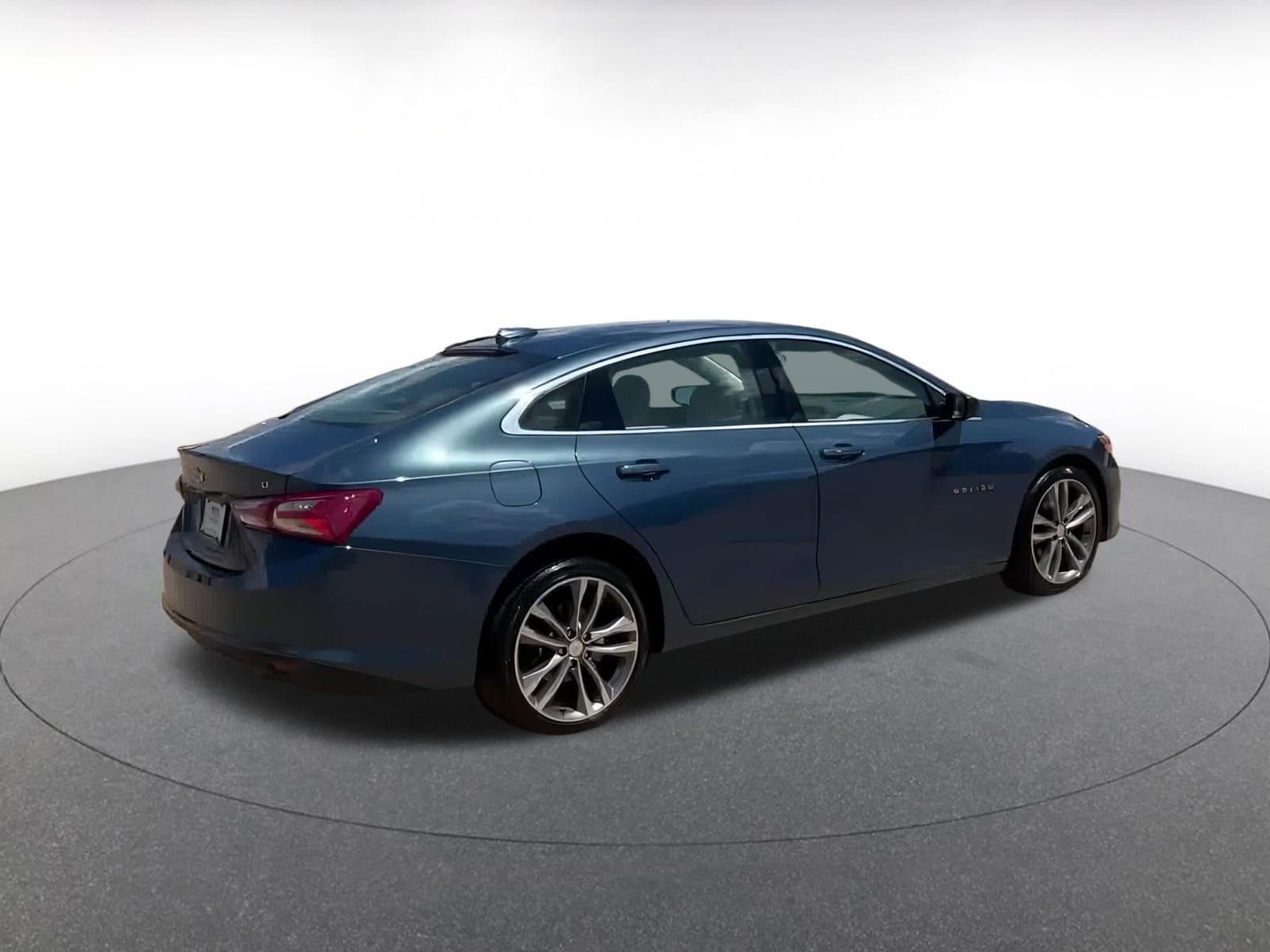 Thumbnail: 2024 Chevrolet Malibu - 15