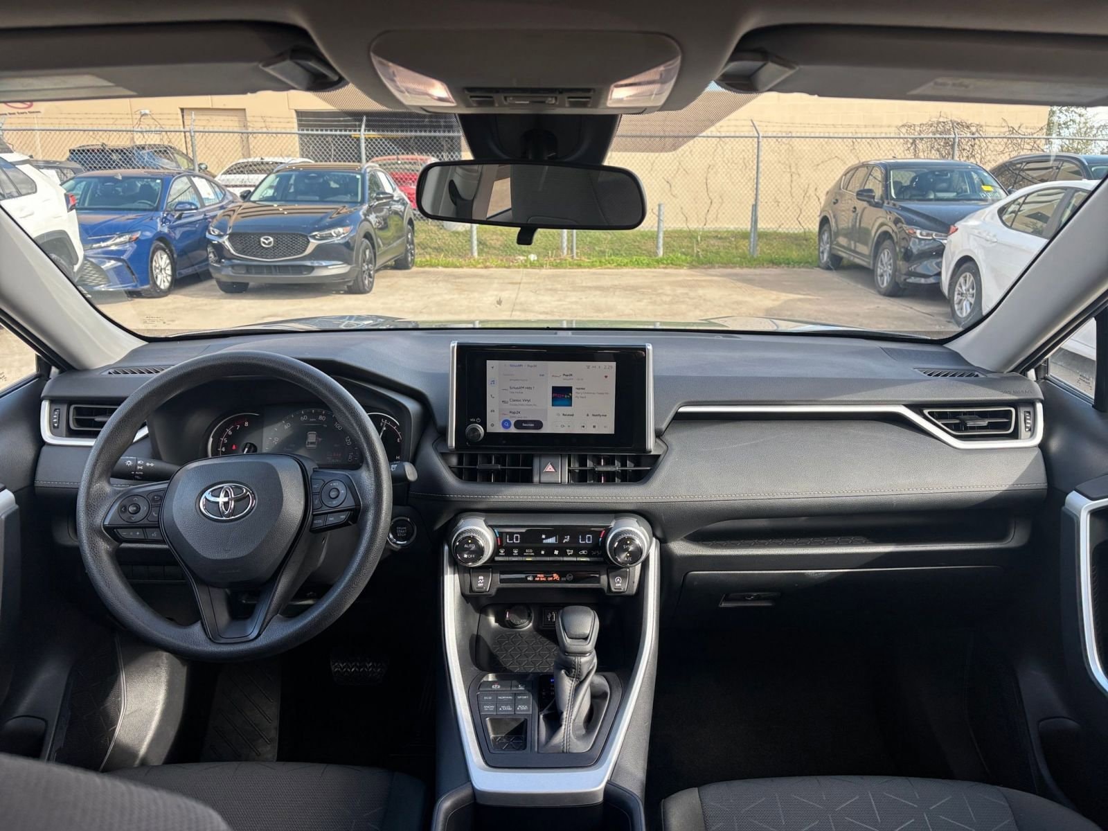 Thumbnail: 2025 Toyota RAV4 - 34