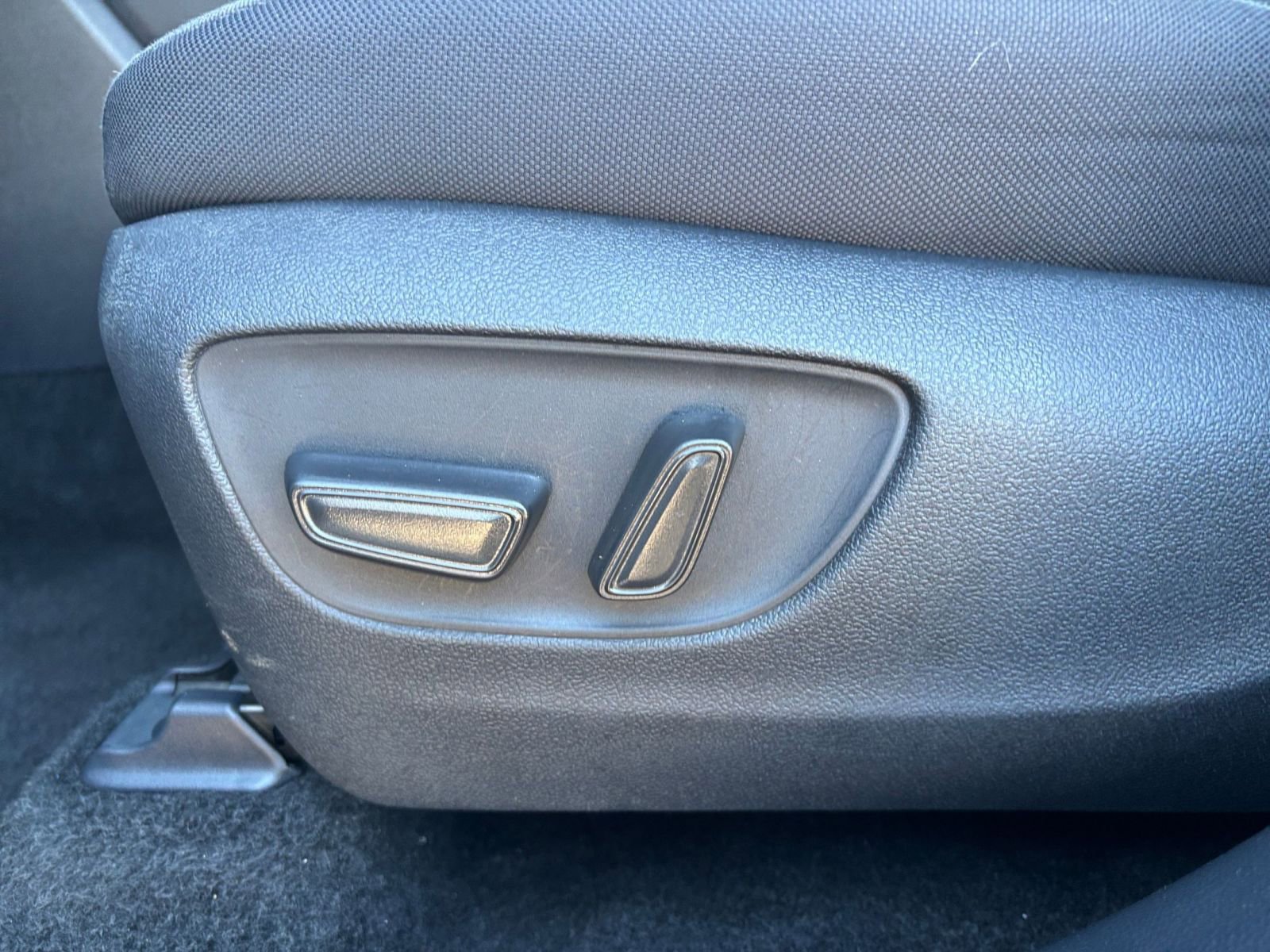 Thumbnail: 2025 Toyota Highlander - 25