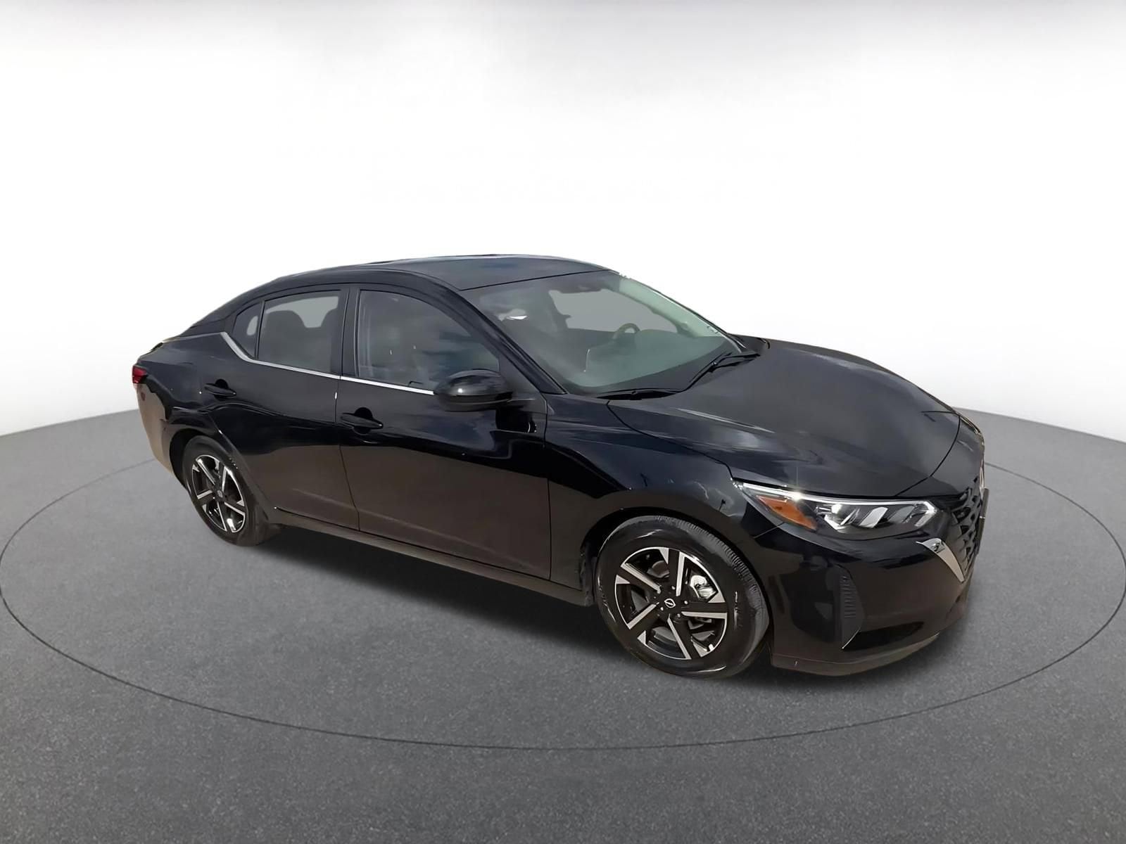 Thumbnail: 2025 Nissan Sentra - 2