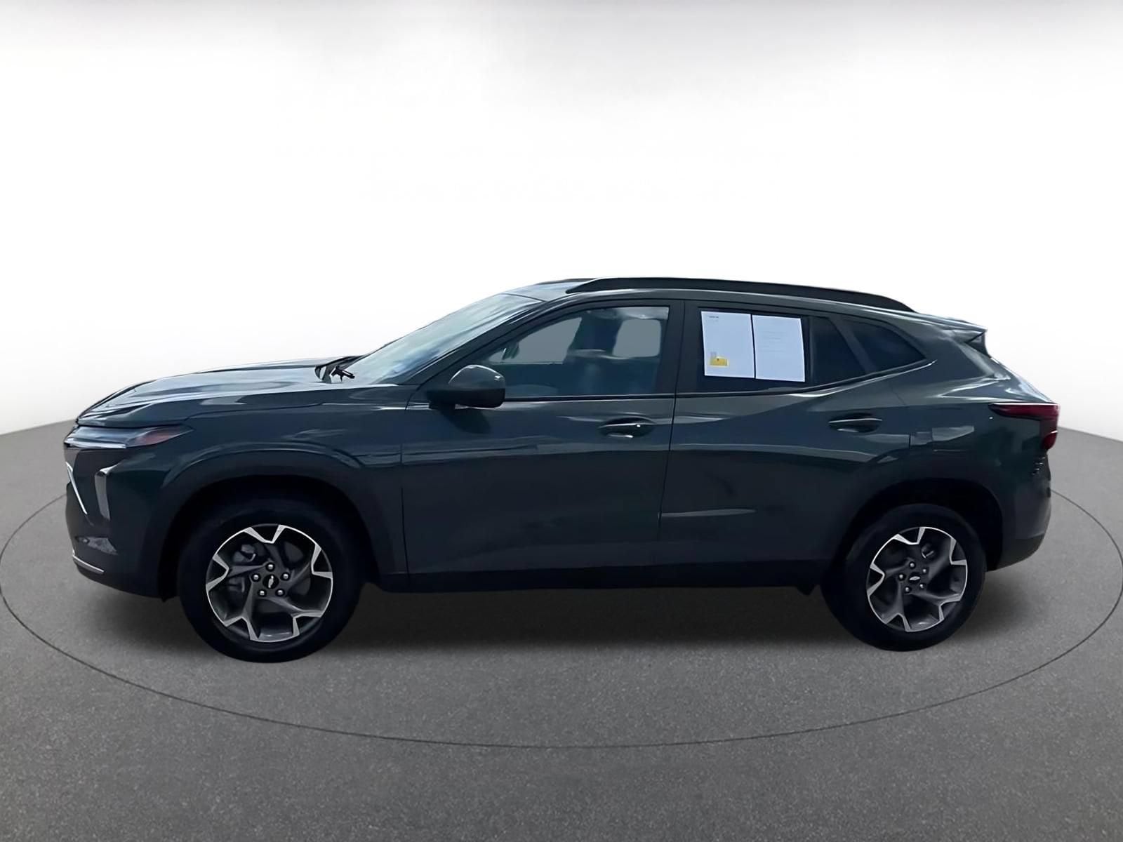 Thumbnail: 2025 Chevrolet Trax - 7