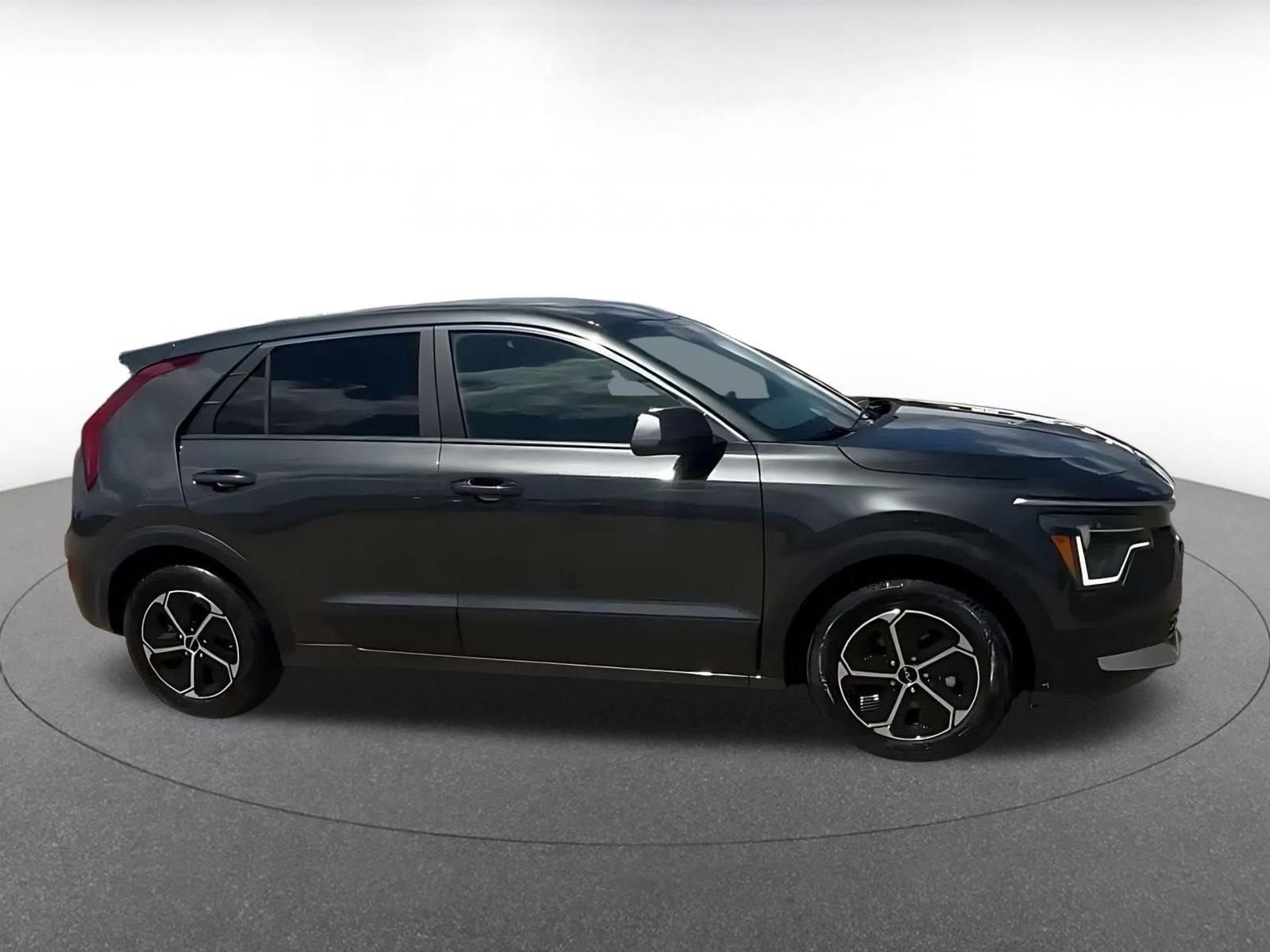 Thumbnail: 2026 Kia Niro - 15