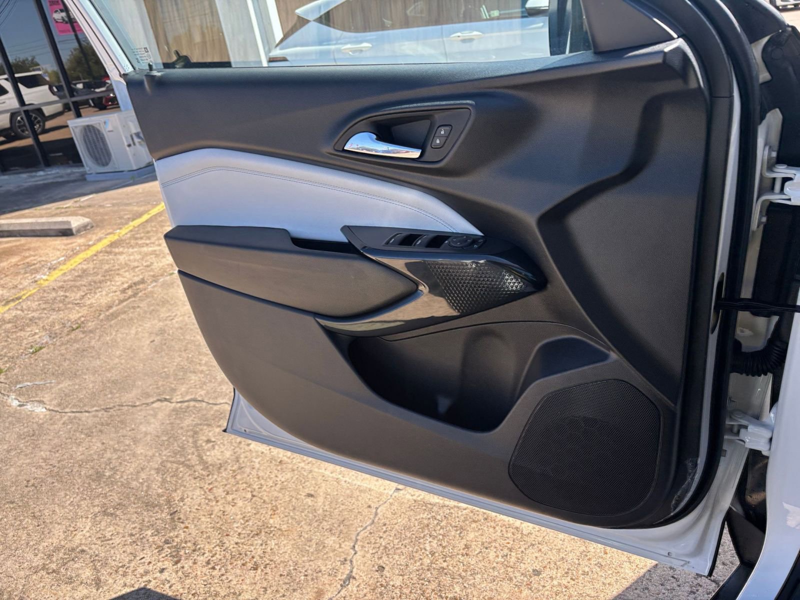 Thumbnail: 2025 Chevrolet Trax - 18