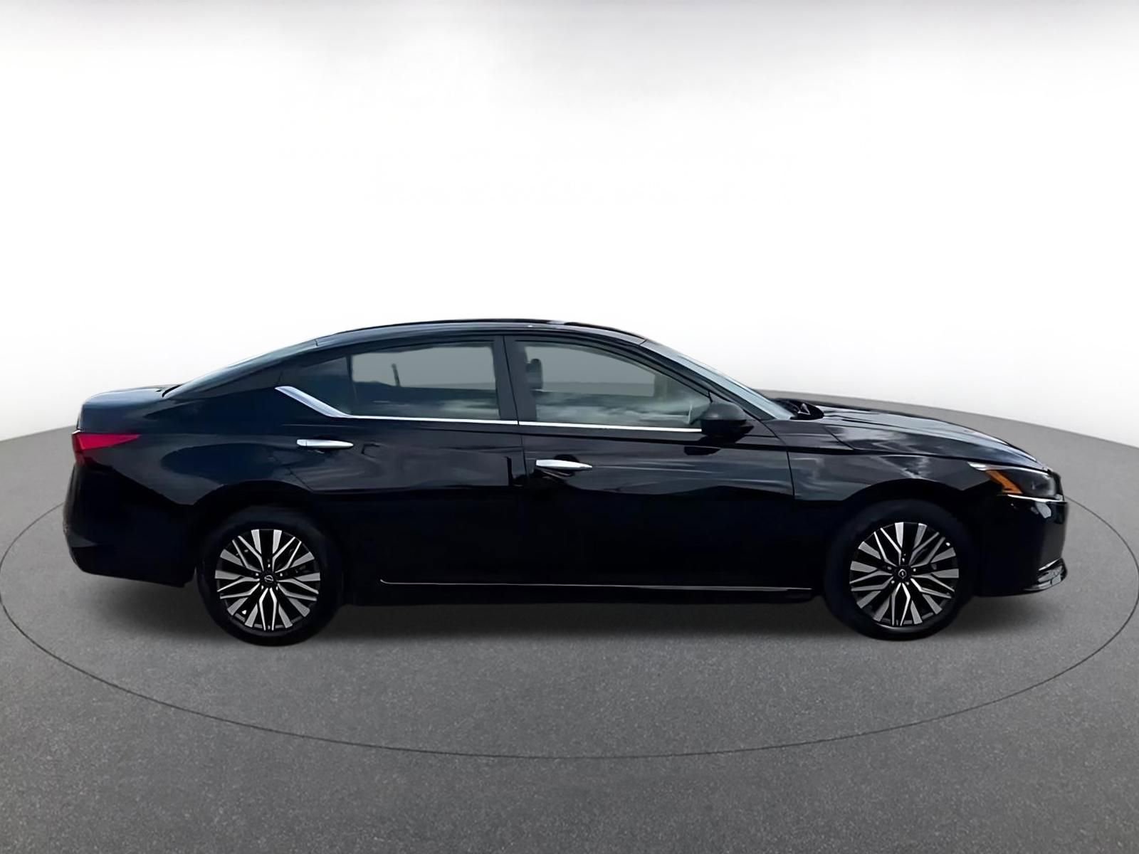Thumbnail: 2025 Nissan Altima - 15