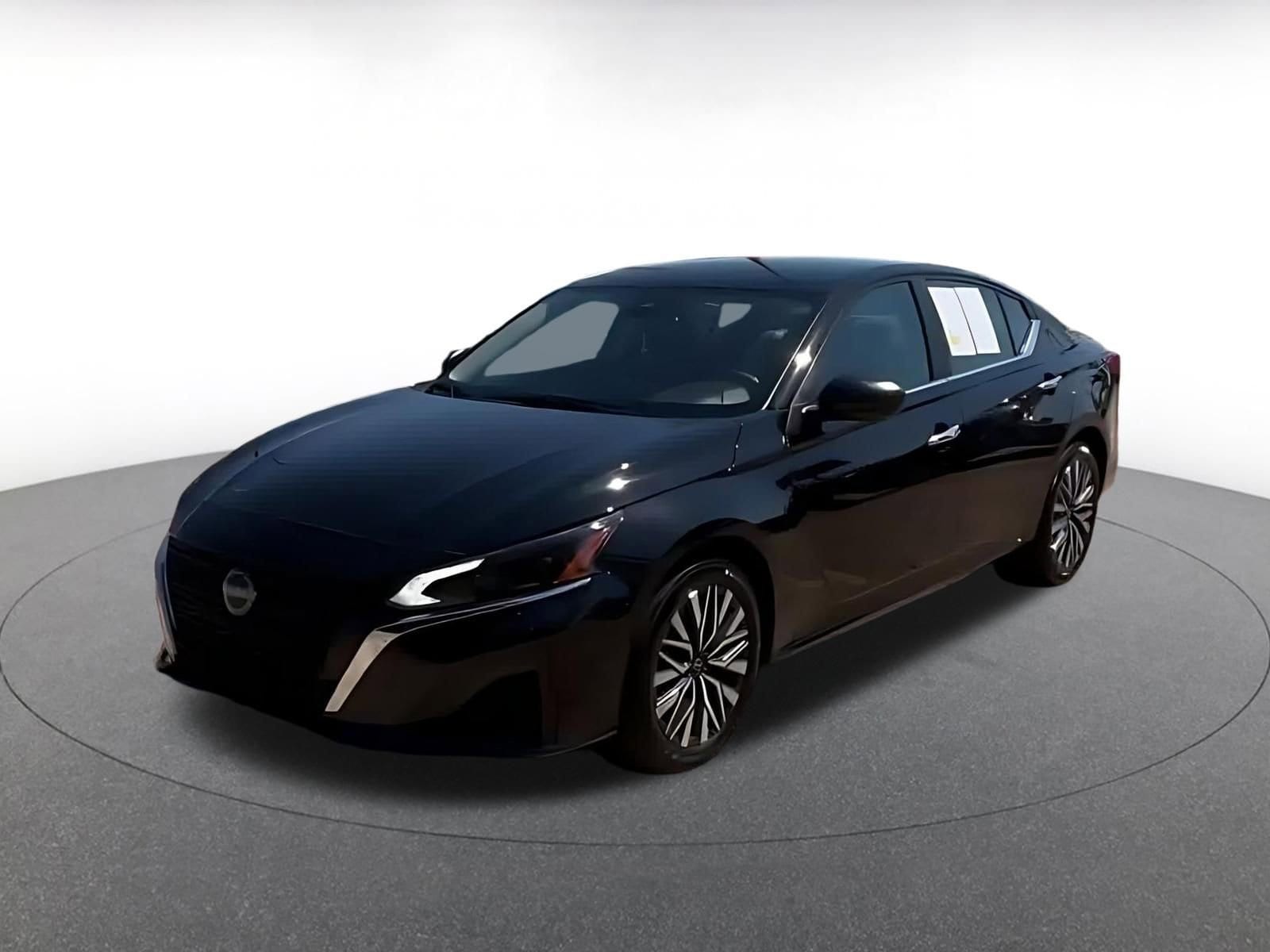 Thumbnail: 2025 Nissan Altima - 3