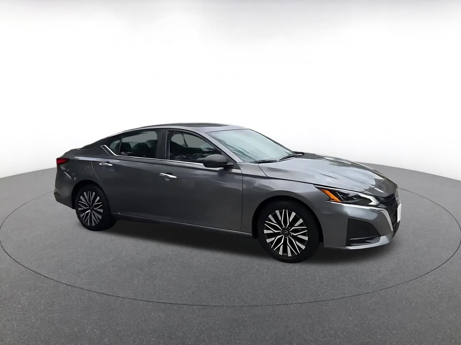 Thumbnail: 2025 Nissan Altima - 2