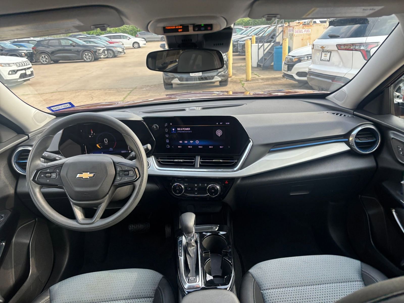 Thumbnail: 2025 Chevrolet Trax - 32
