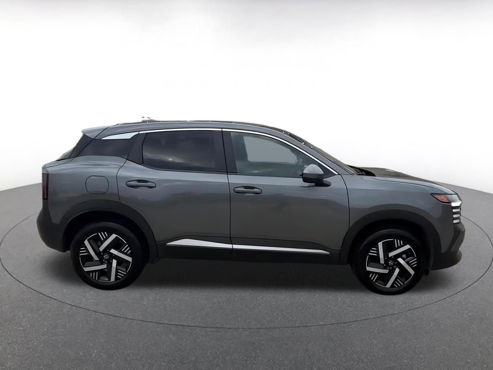 Thumbnail: 2025 Nissan Kicks - 16