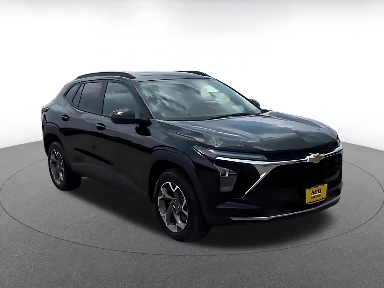Thumbnail: 2025 Chevrolet Trax - 3