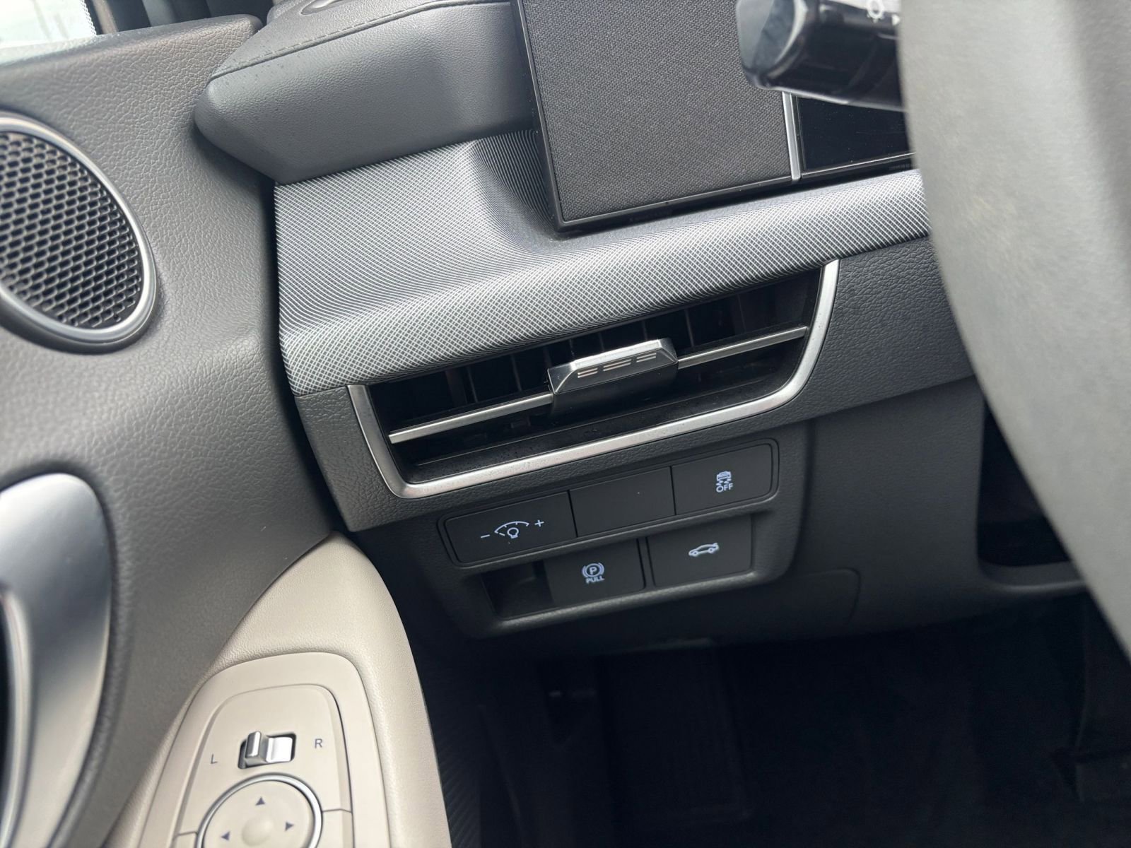 Thumbnail: 2025 Hyundai Sonata - 34