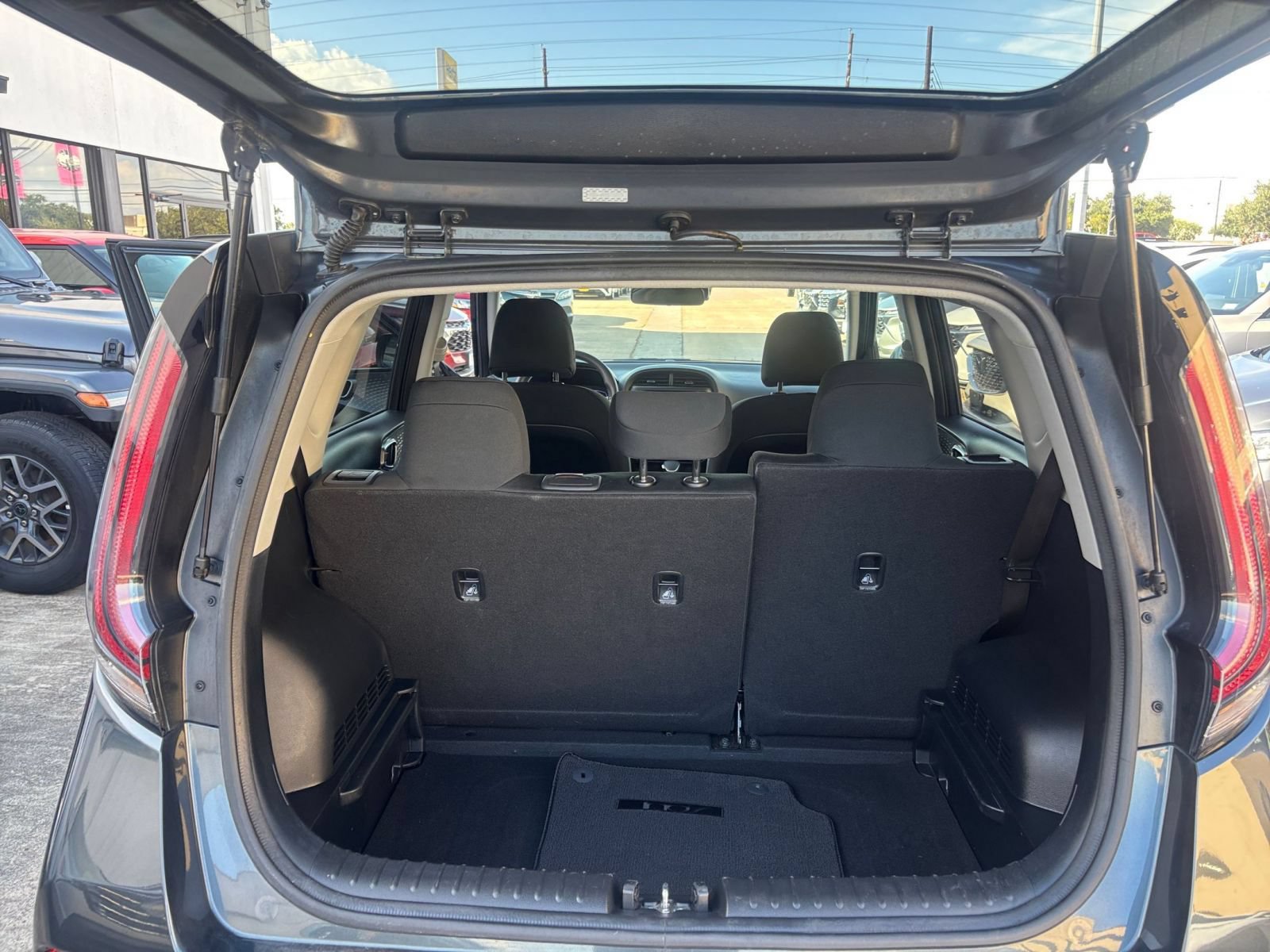 Thumbnail: 2025 Kia Soul - 29