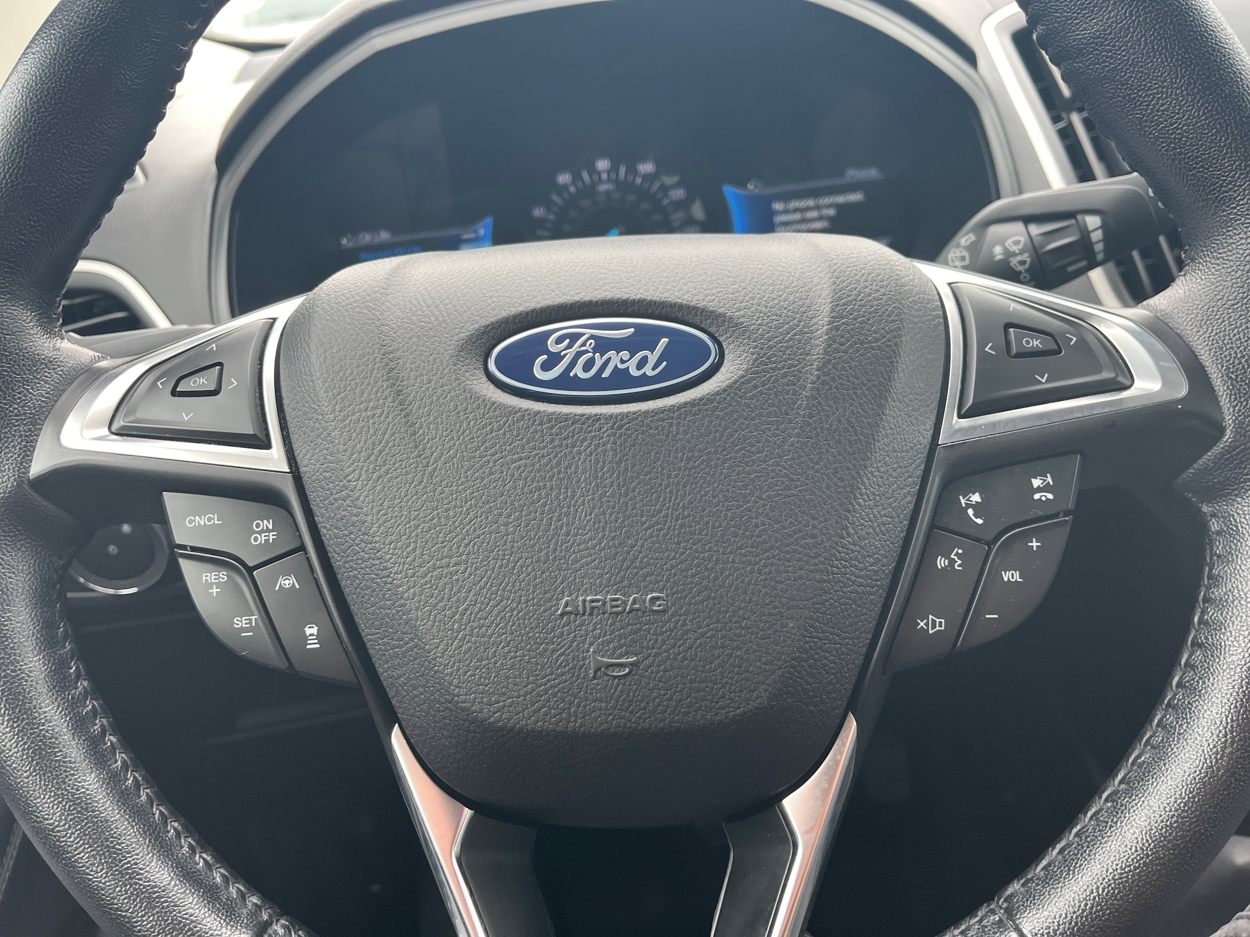 2023 Ford Edge  23