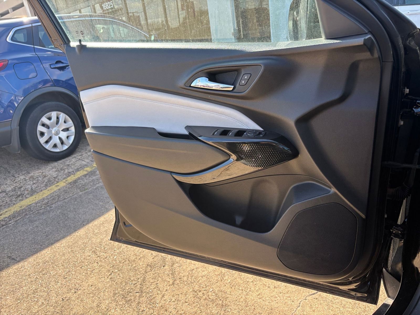 Thumbnail: 2025 Chevrolet Trax - 18