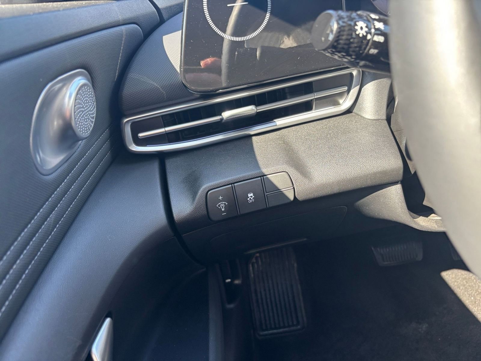 Thumbnail: 2025 Hyundai Elantra - 35