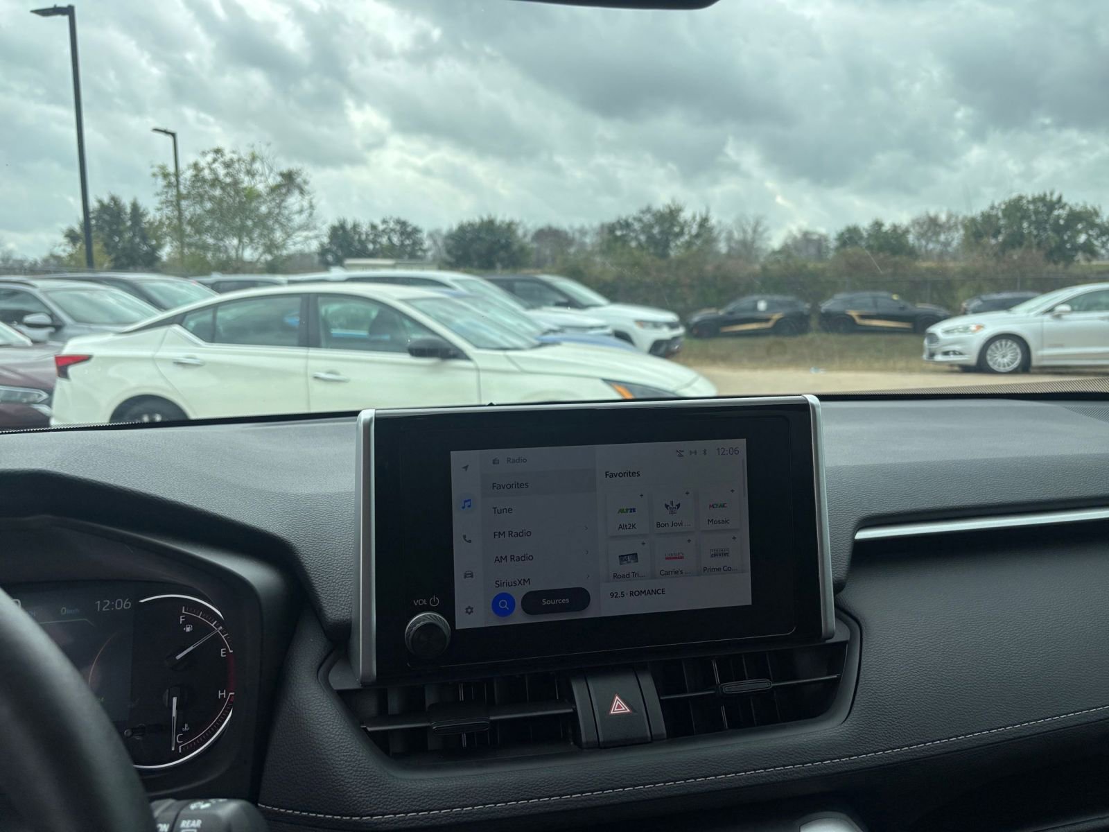 Thumbnail: 2025 Toyota RAV4 - 18