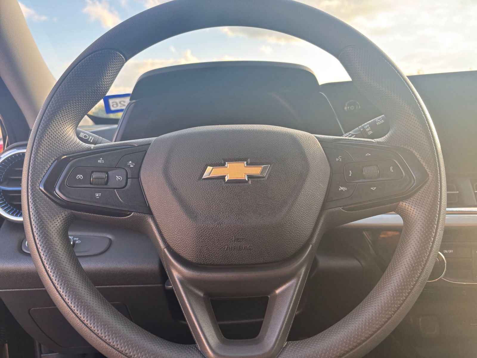 Thumbnail: 2025 Chevrolet Trax - 25