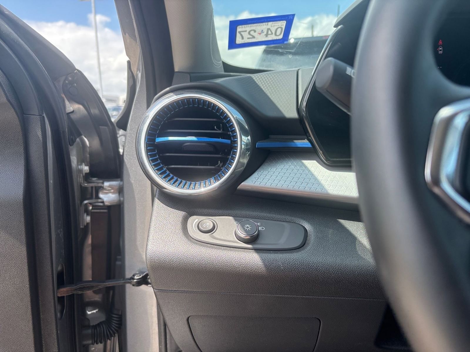 Thumbnail: 2025 Chevrolet Trax - 33