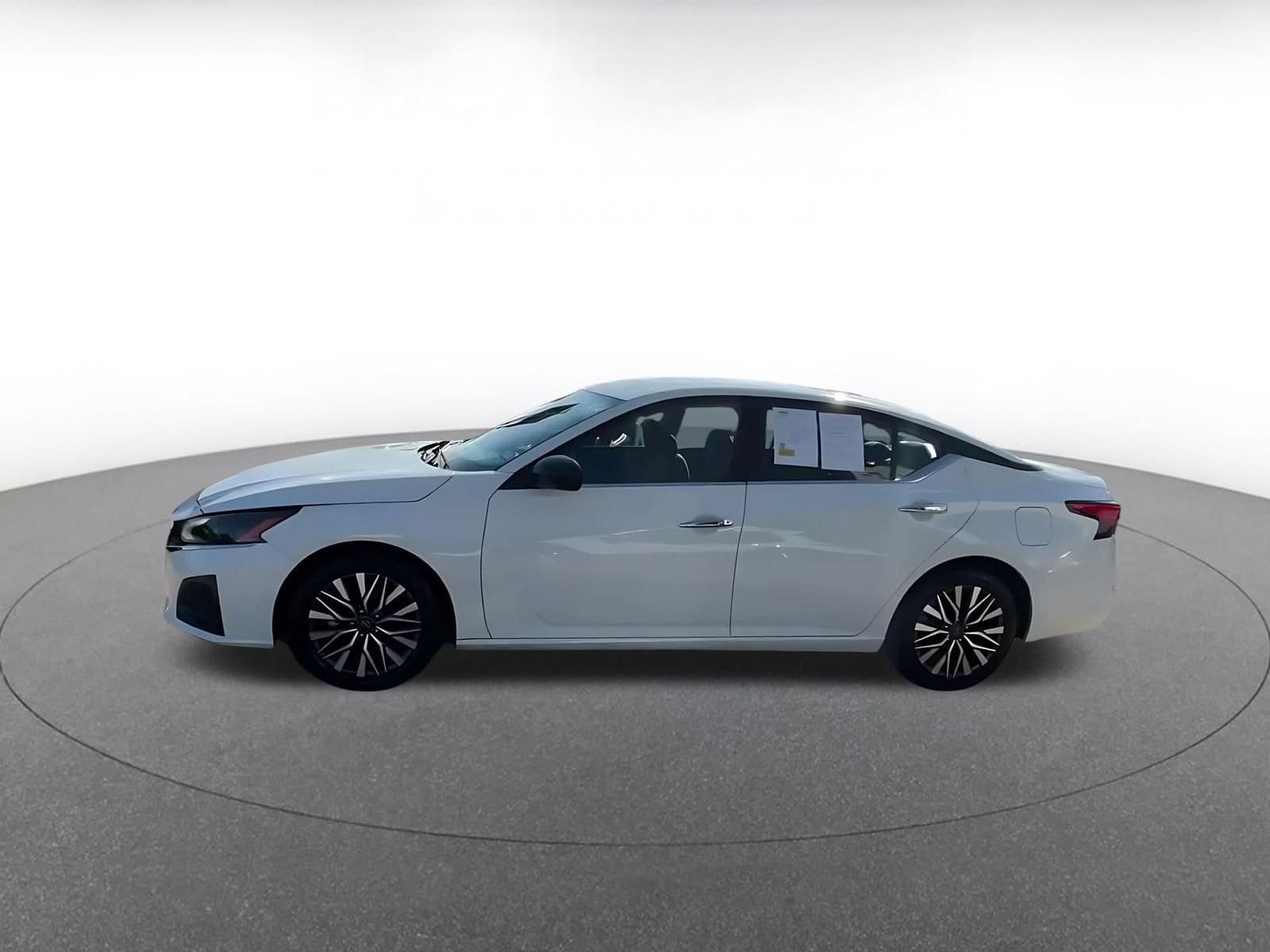 Thumbnail: 2025 Nissan Altima - 8
