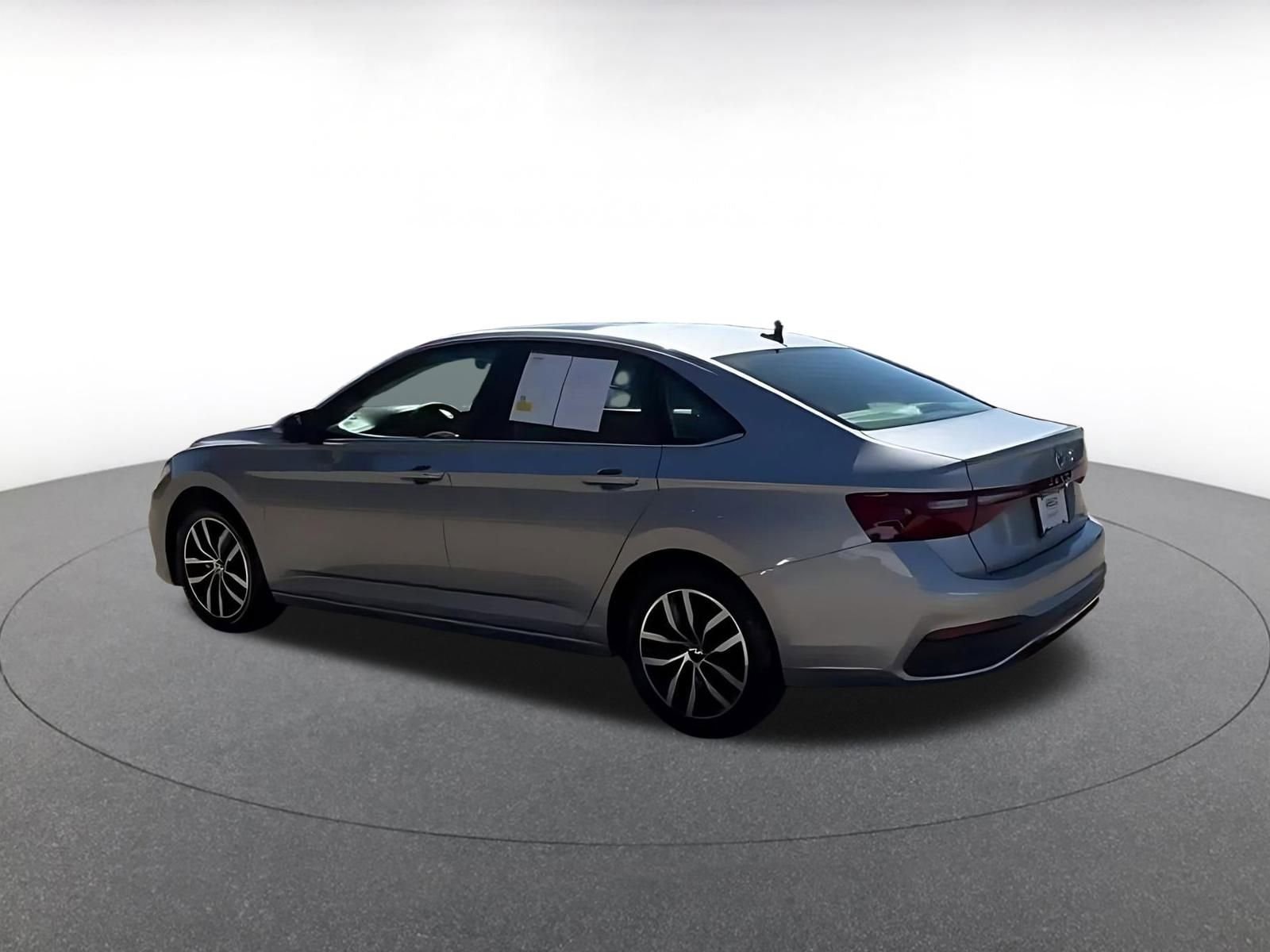 Thumbnail: 2025 Volkswagen Jetta - 15