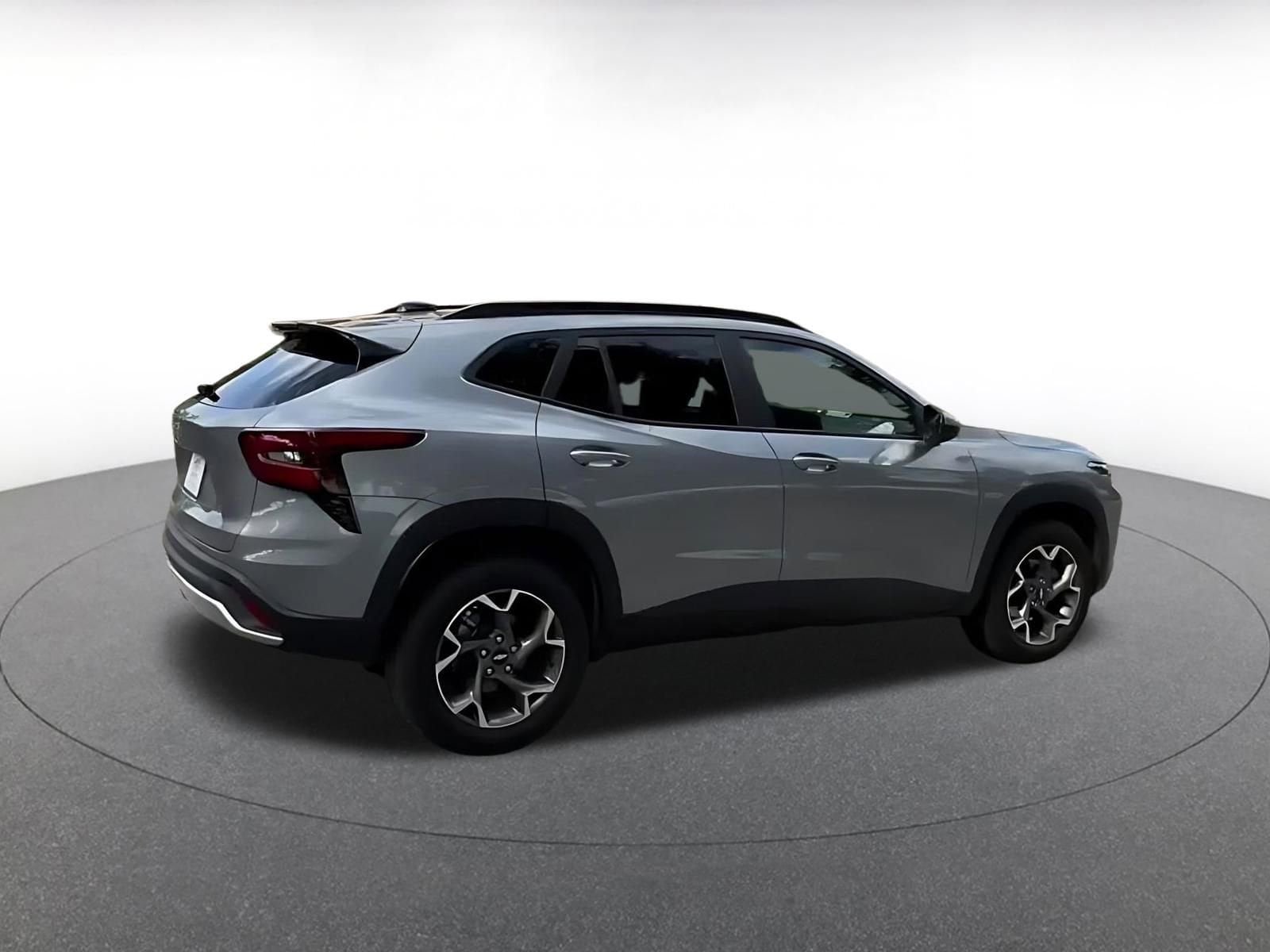 Thumbnail: 2025 Chevrolet Trax - 15