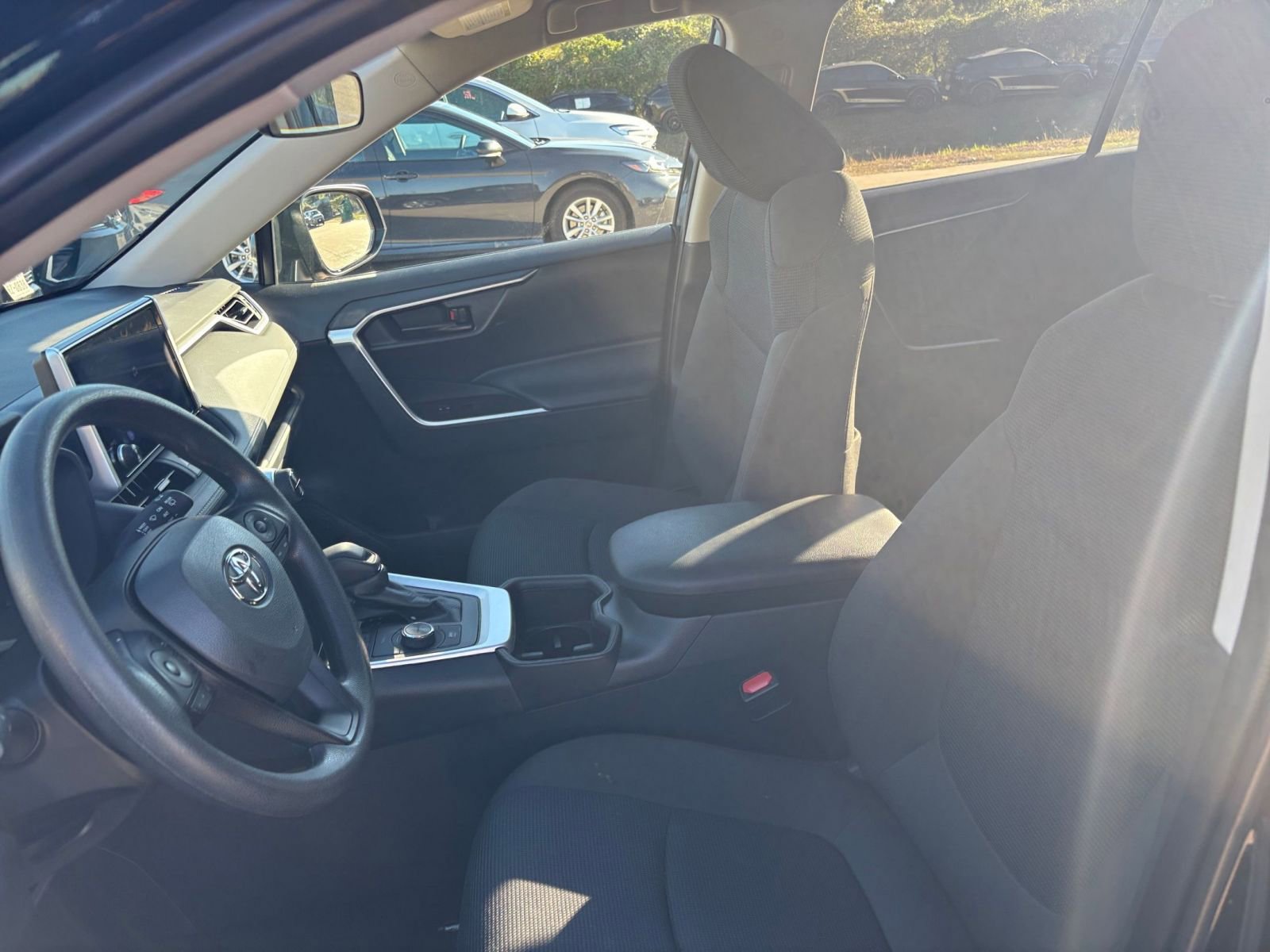 Thumbnail: 2025 Toyota RAV4 - 34