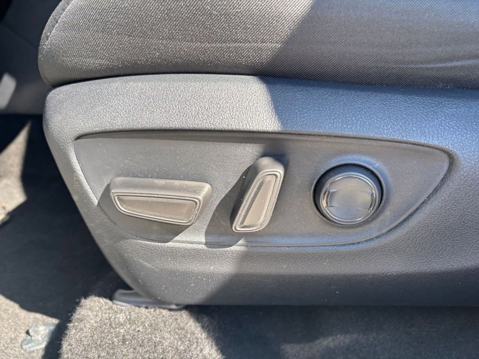 Thumbnail: 2025 Toyota RAV4 - 22