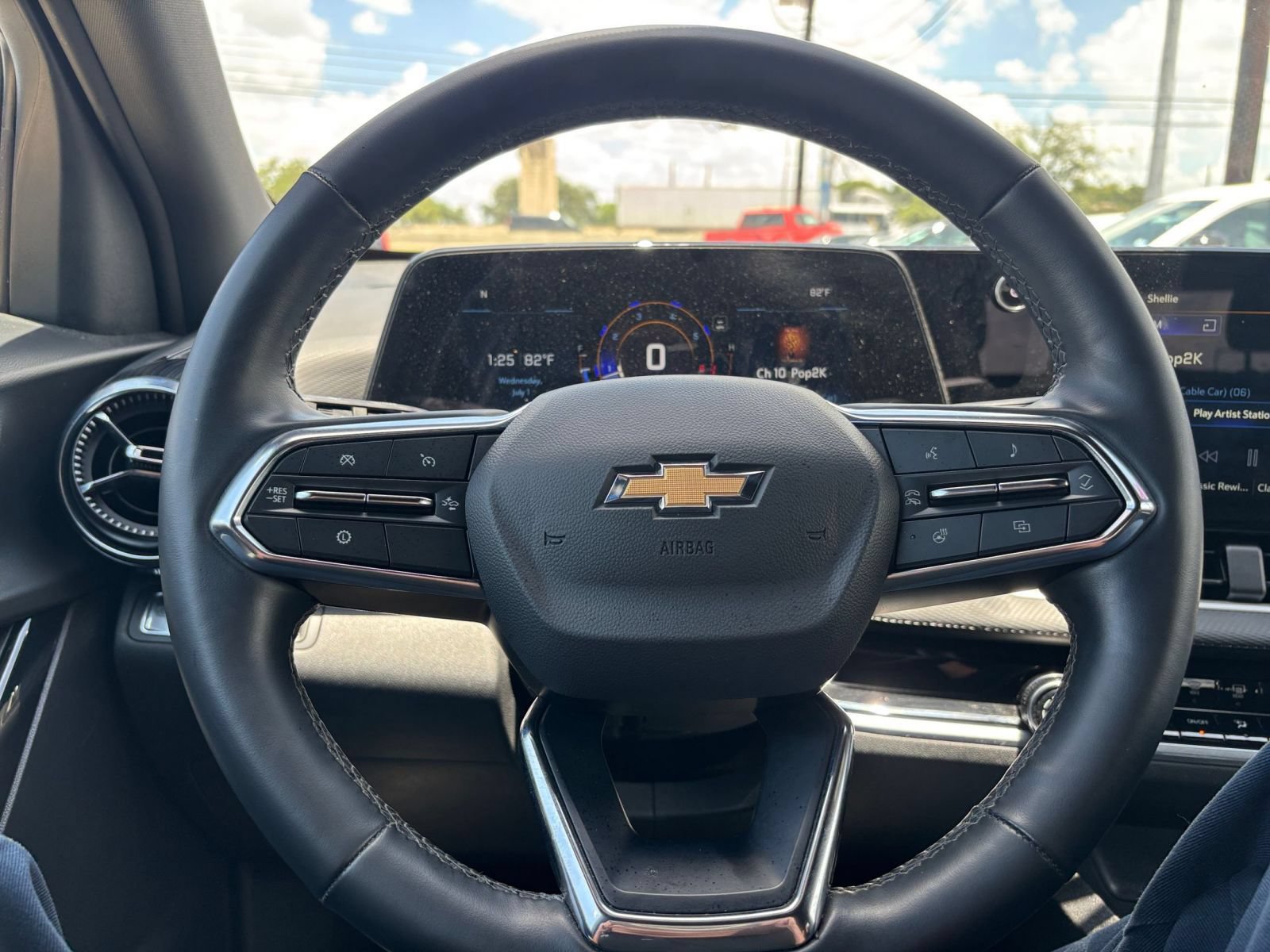 Thumbnail: 2025 Chevrolet Equinox - 28