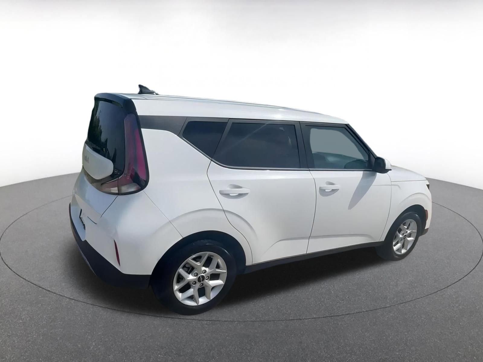 2024 Kia Soul LX 11