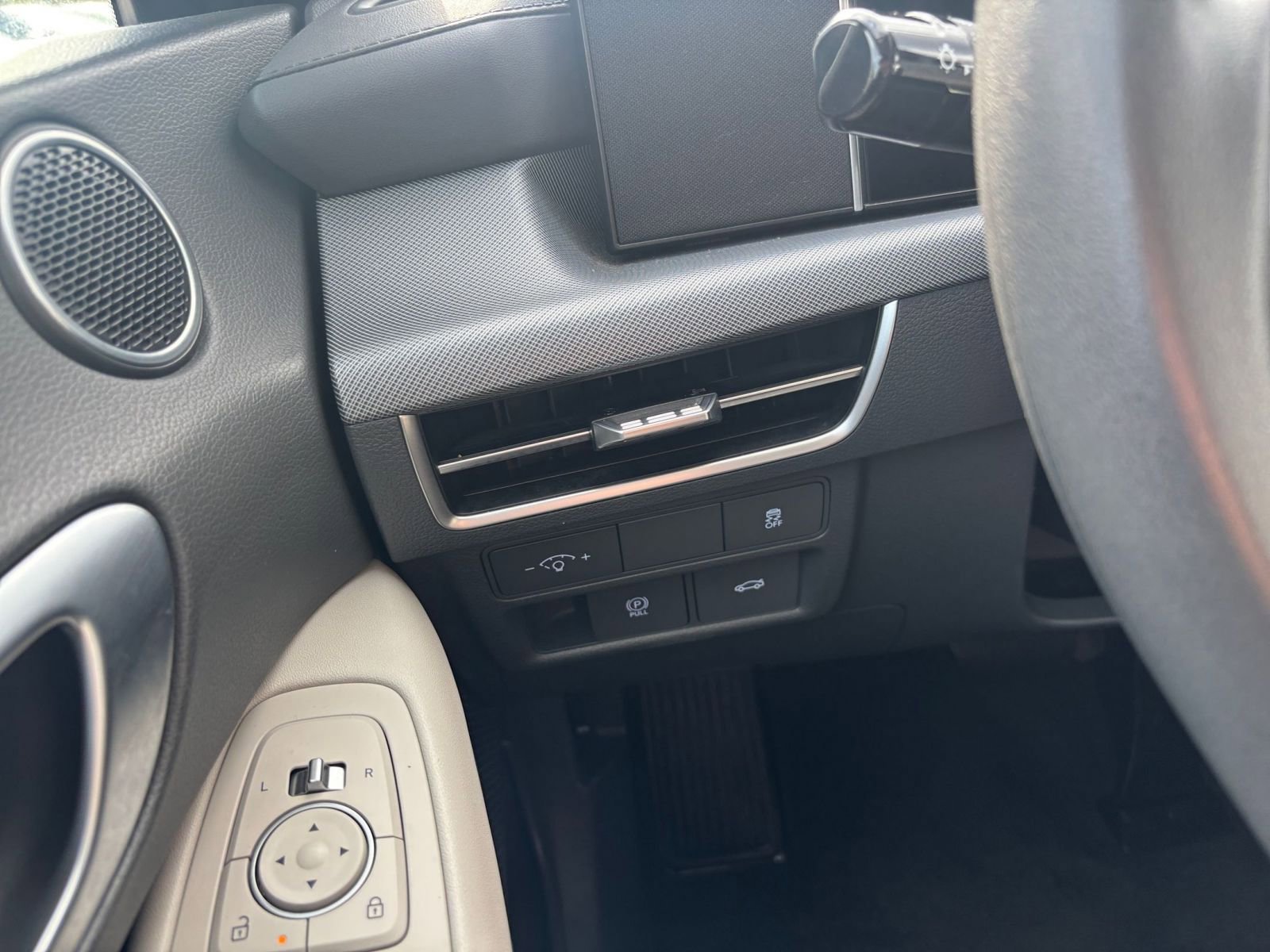 Thumbnail: 2025 Hyundai Sonata - 33