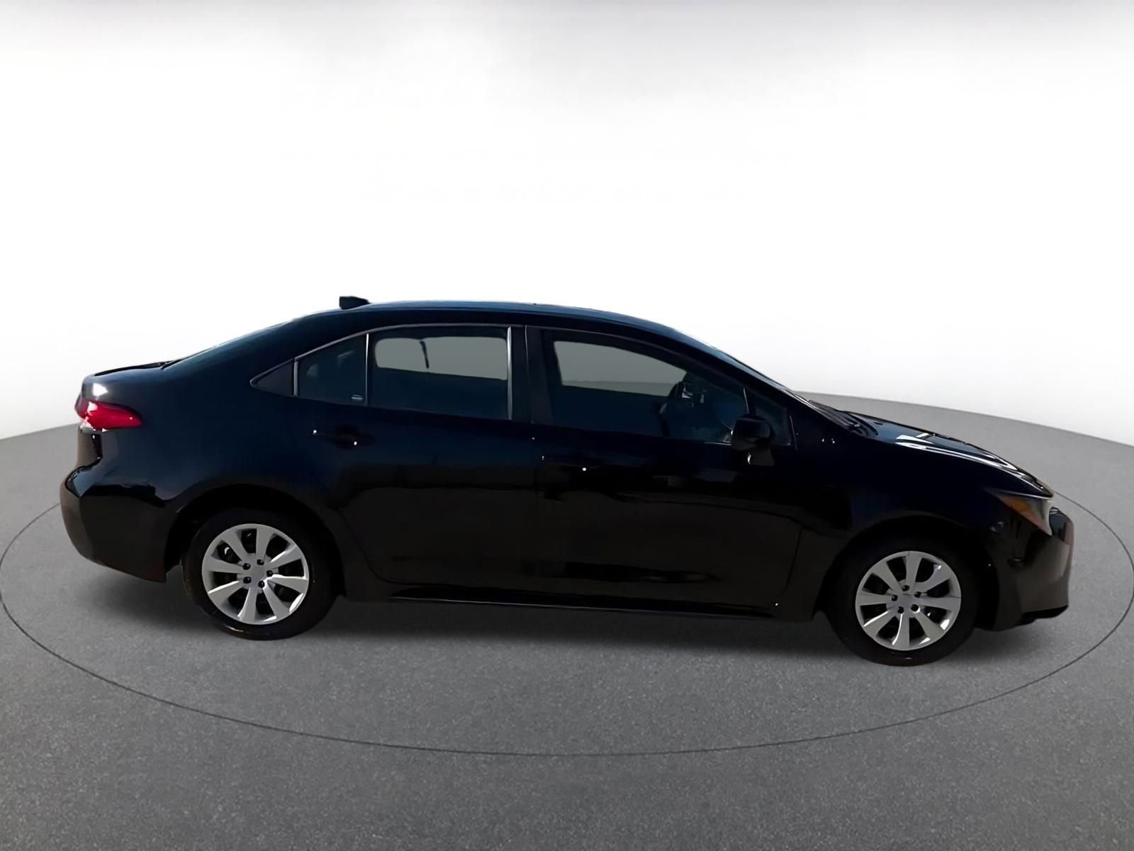 Thumbnail: 2025 Toyota Corolla - 16