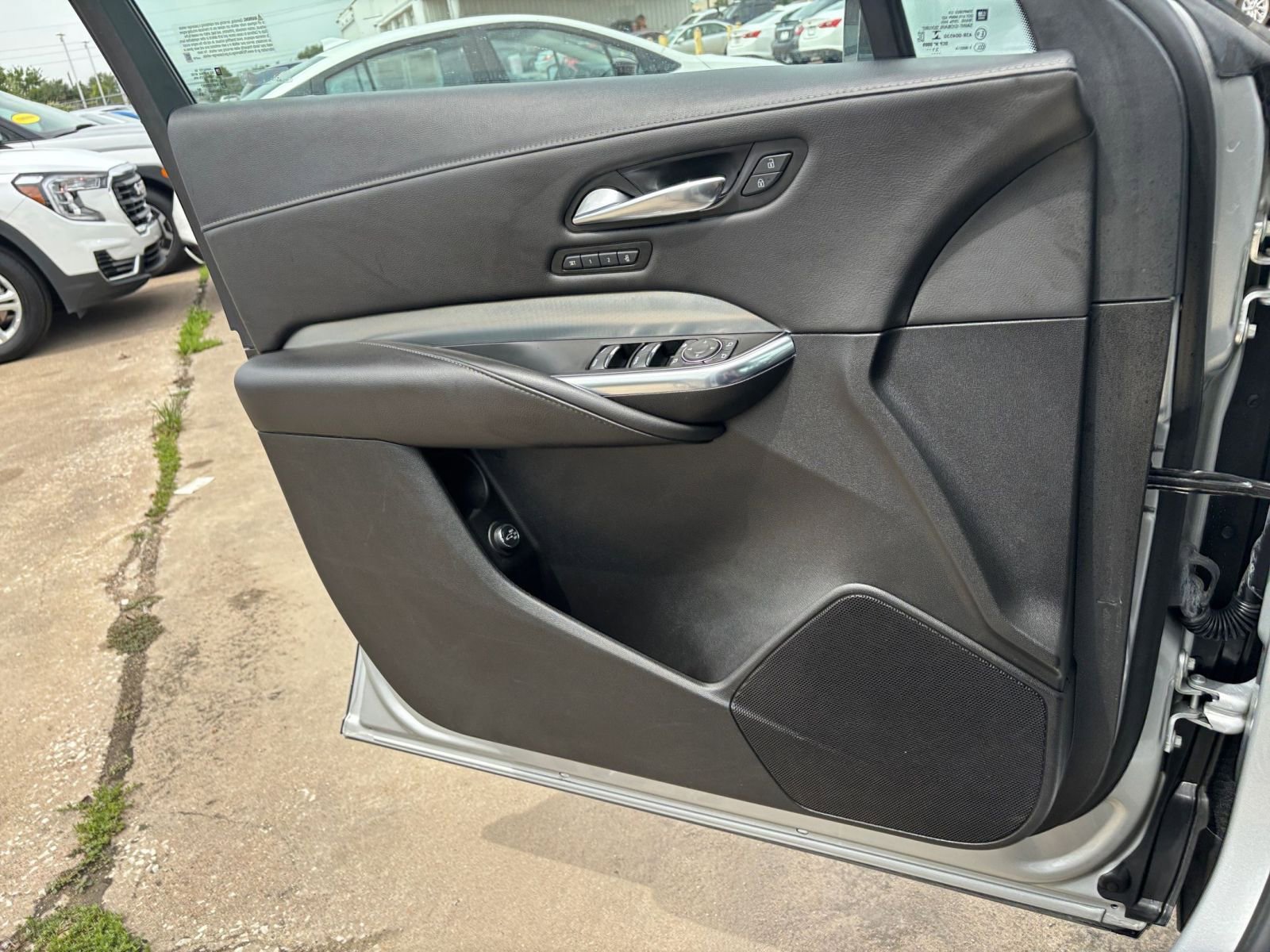 Thumbnail: 2022 Cadillac XT4 - 20