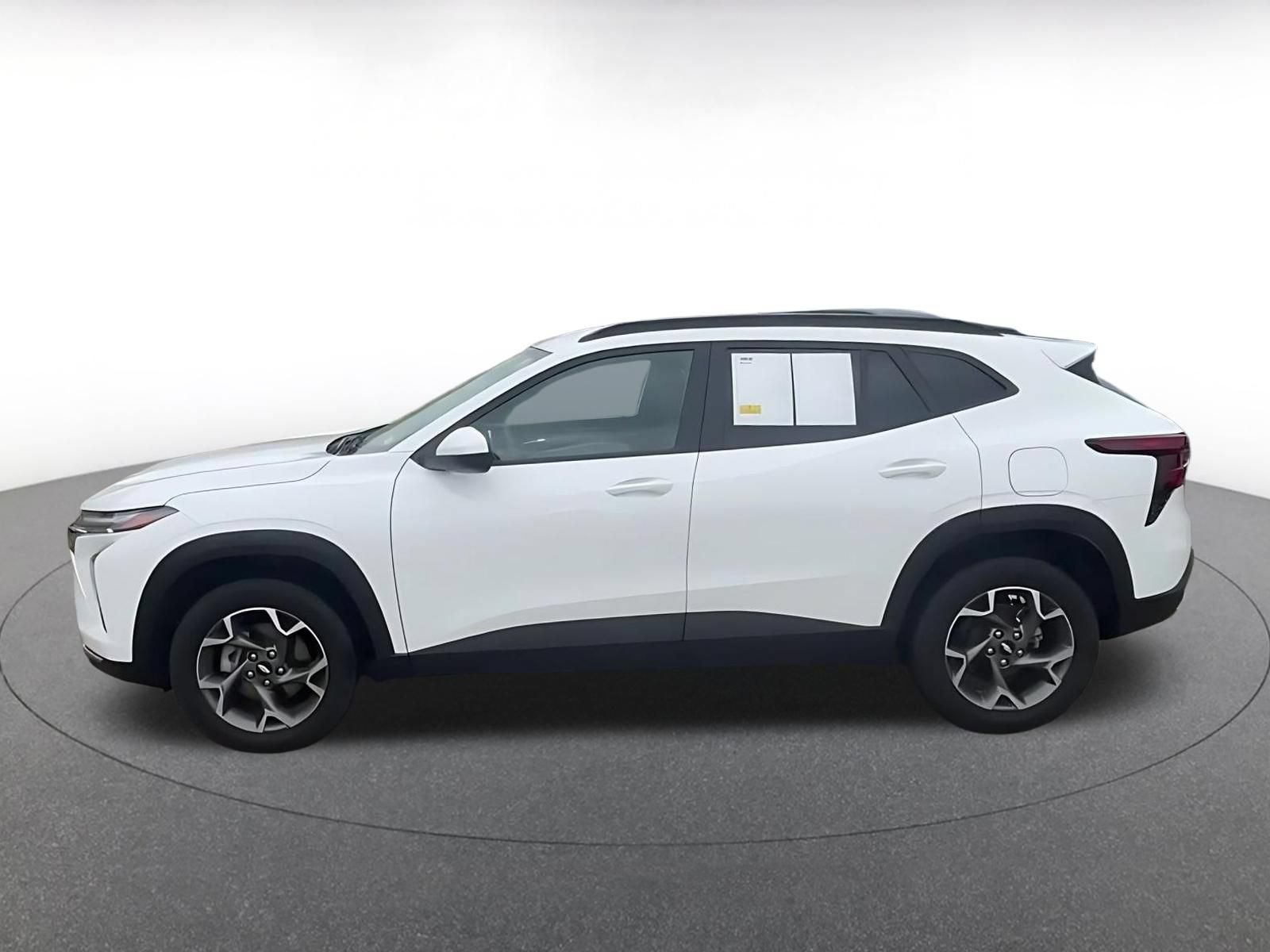 Thumbnail: 2025 Chevrolet Trax - 9