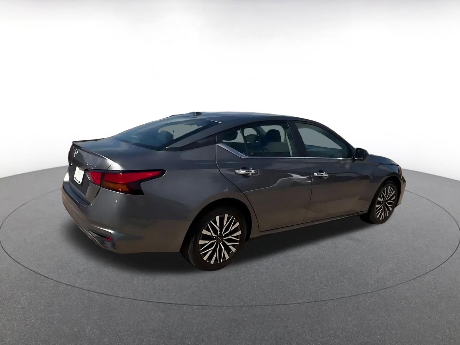 Thumbnail: 2025 Nissan Altima - 14