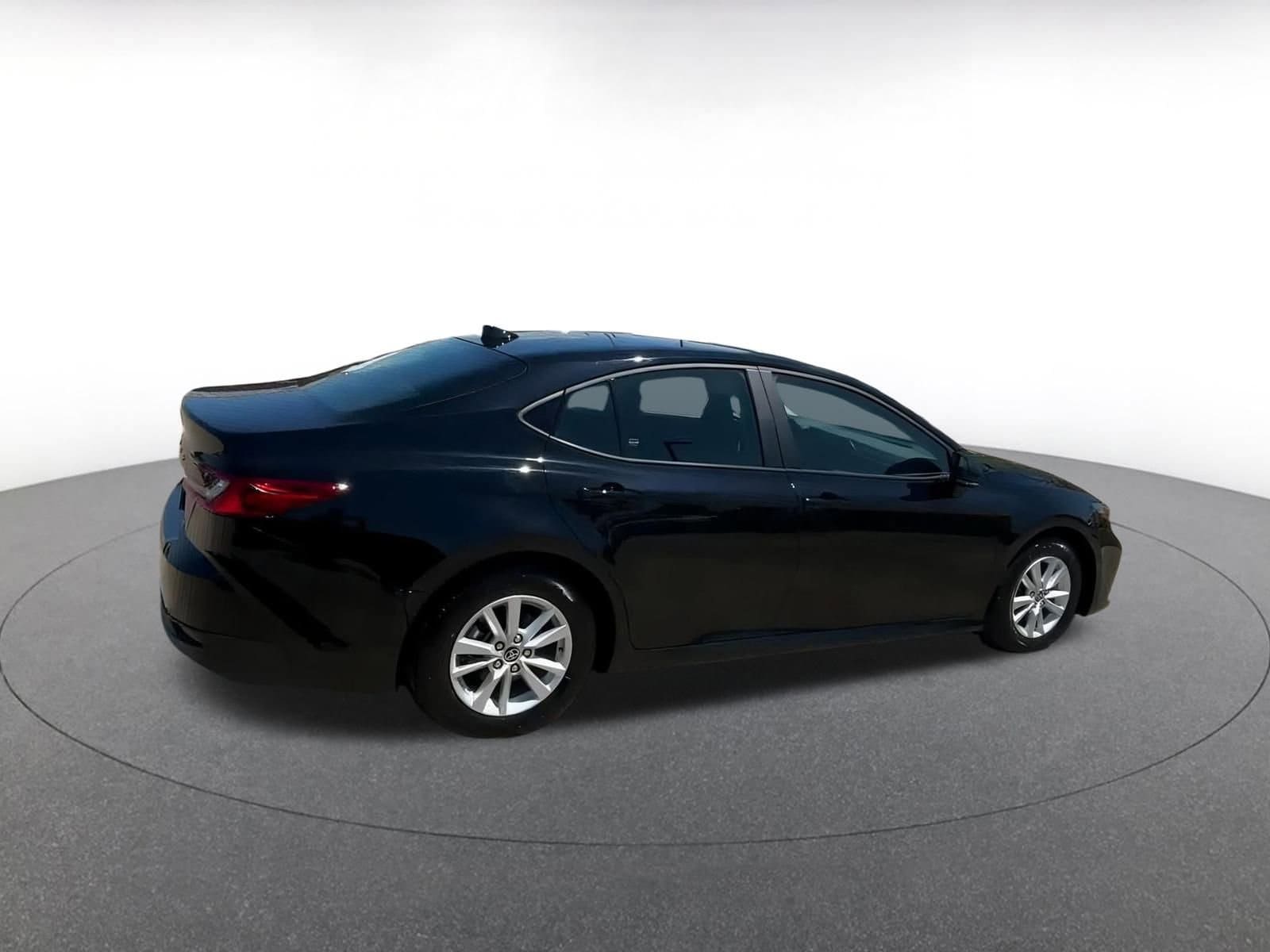 2025 Toyota Camry LE 10