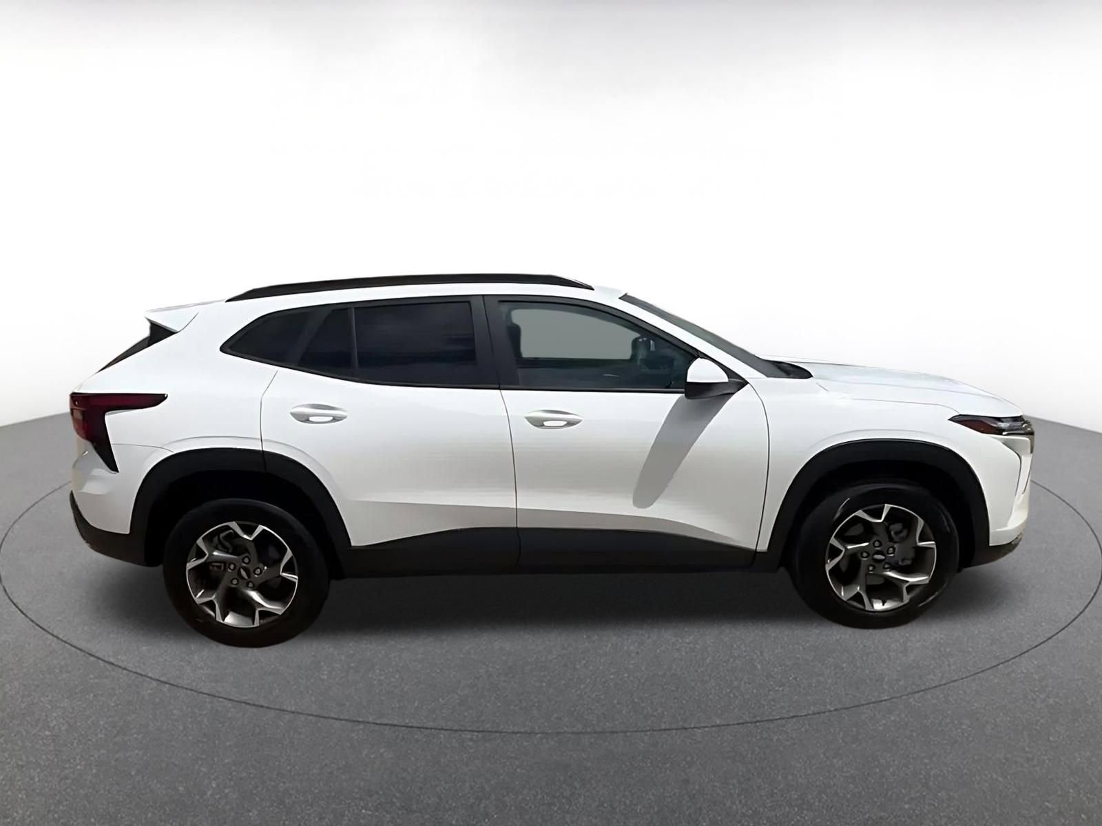Thumbnail: 2025 Chevrolet Trax - 16